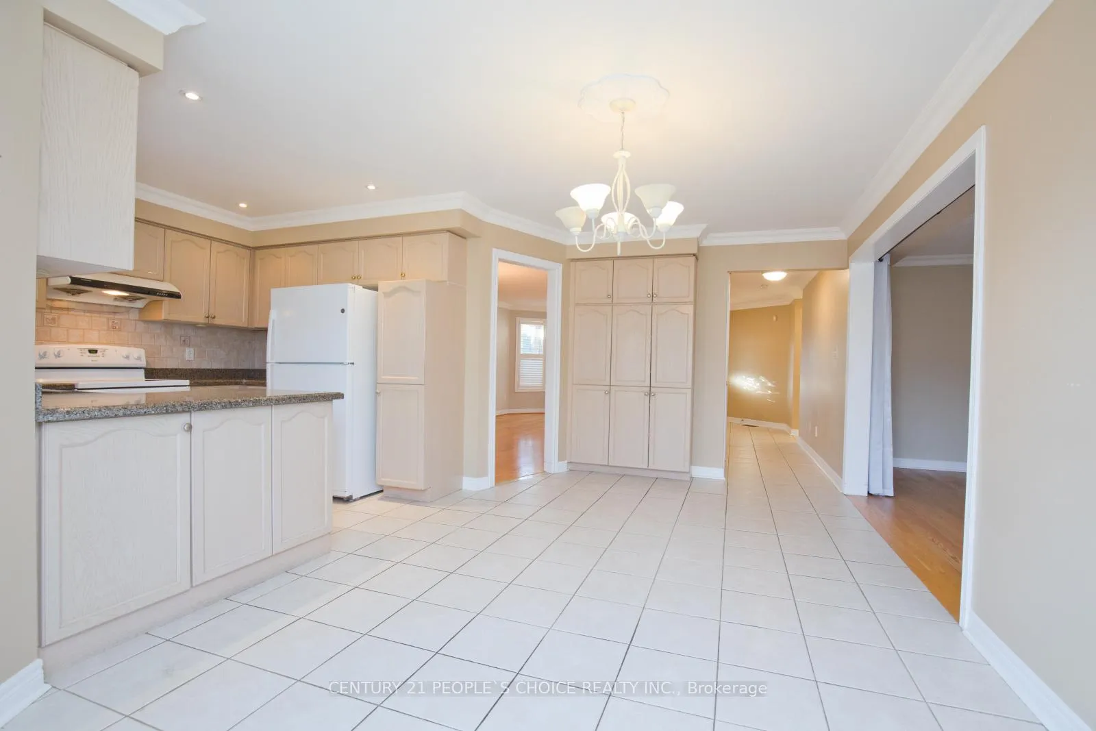 Photo 8 of 71 Rosanna Crescent, Vaughan, Maple — HOMEH