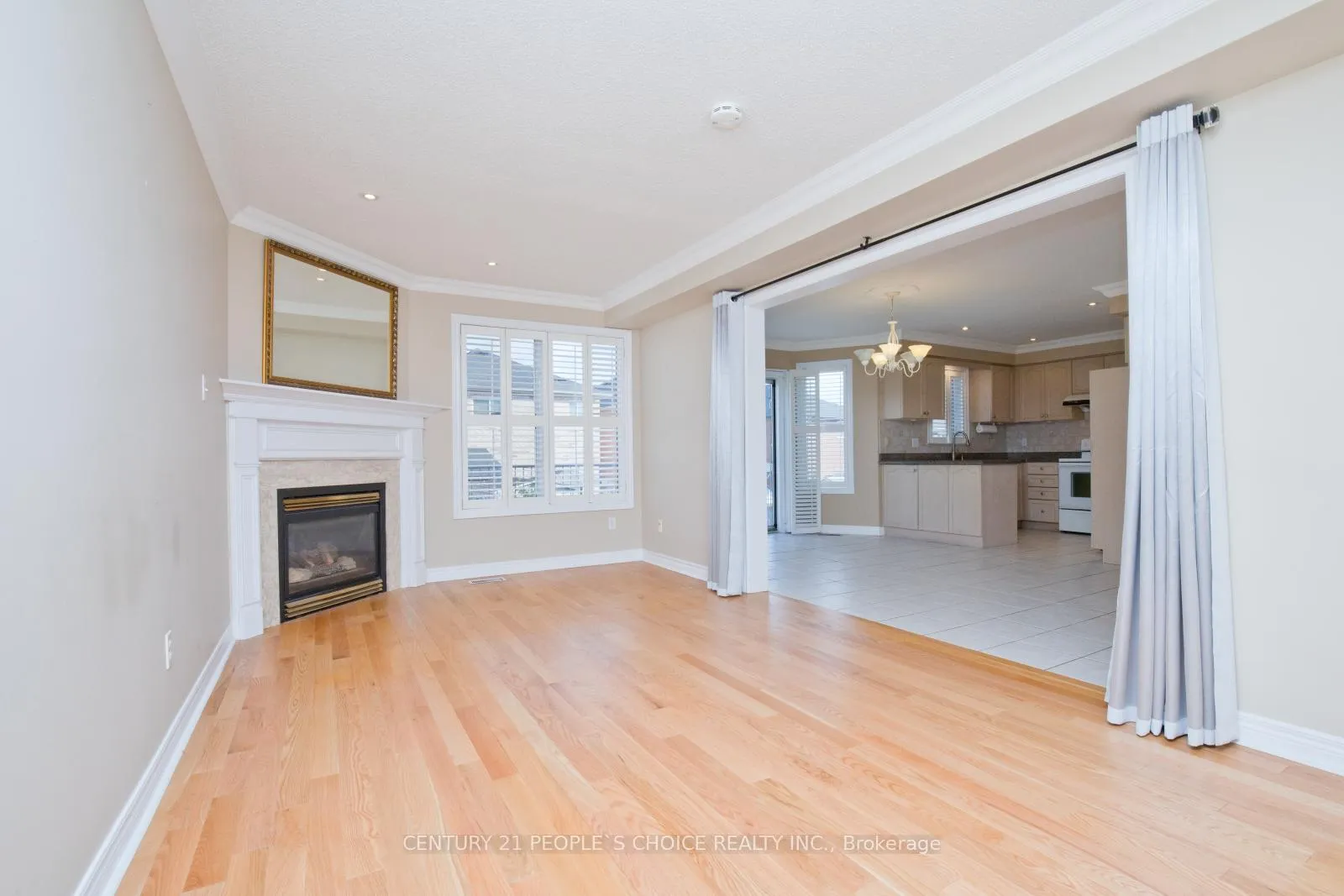 Photo 10 of 71 Rosanna Crescent, Vaughan, Maple — HOMEH
