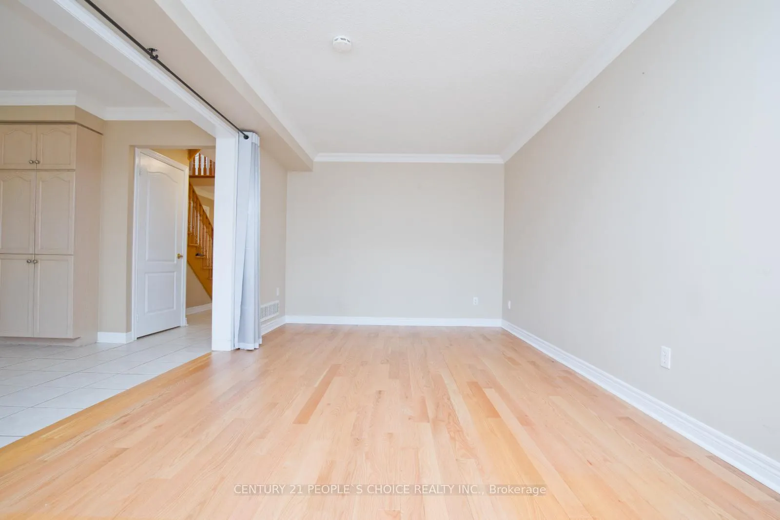 Photo 11 of 71 Rosanna Crescent, Vaughan, Maple — HOMEH