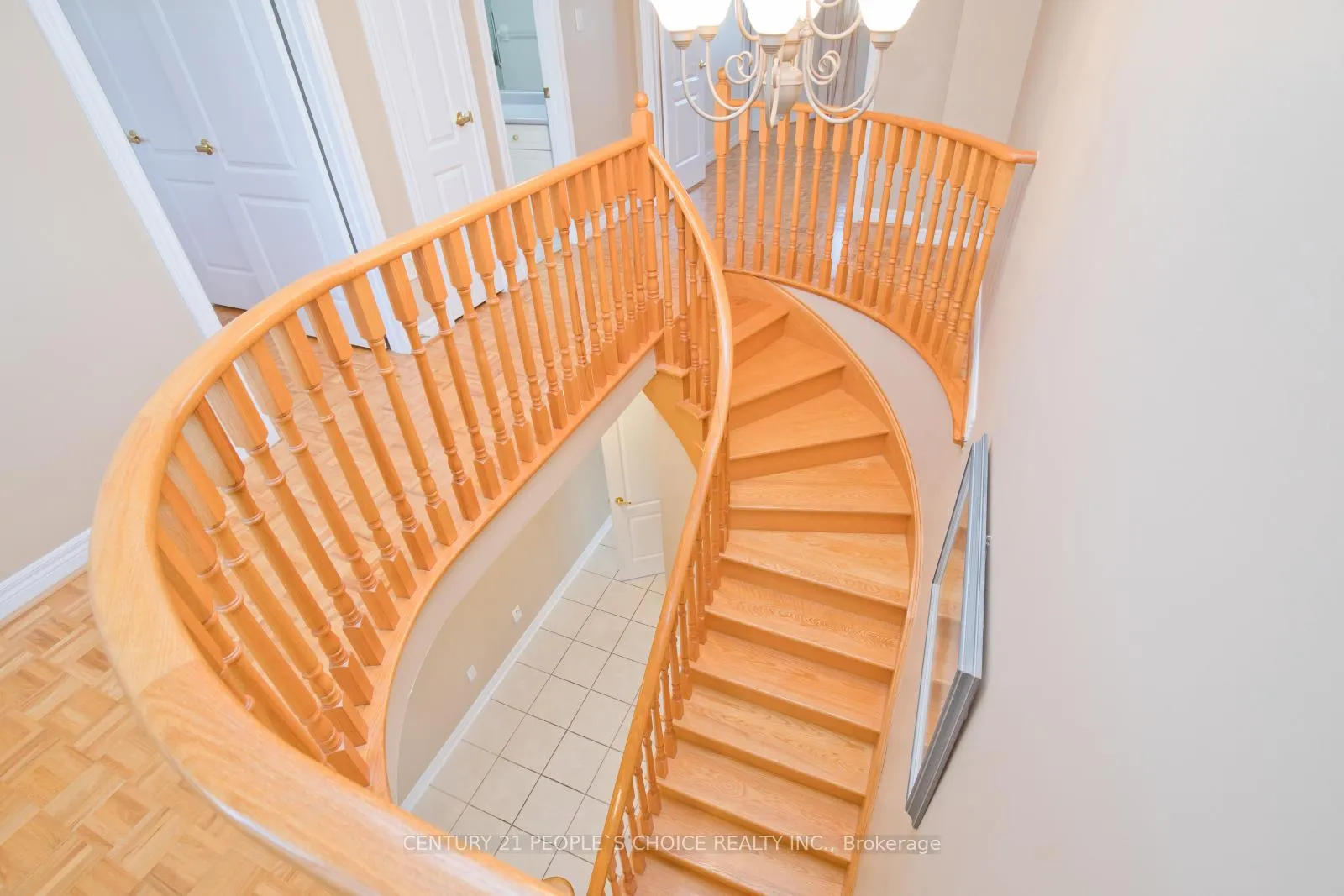 Photo 15 of 71 Rosanna Crescent, Vaughan, Maple — HOMEH