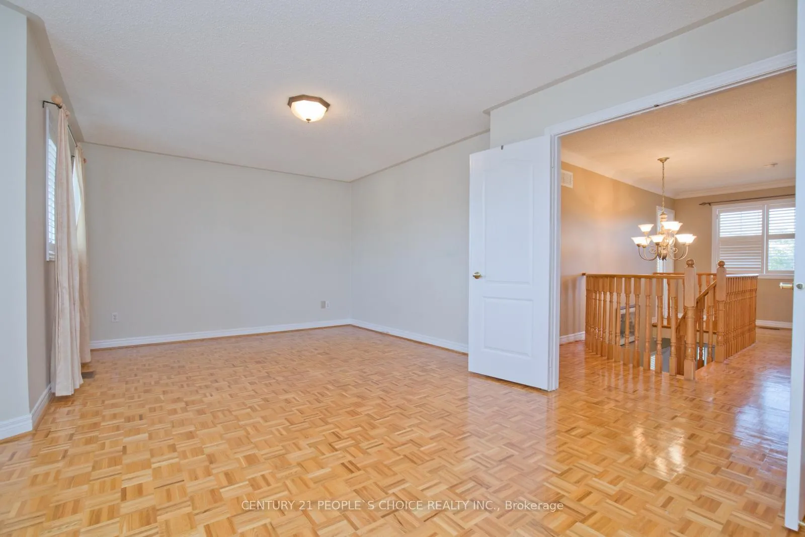 Photo 17 of 71 Rosanna Crescent, Vaughan, Maple — HOMEH