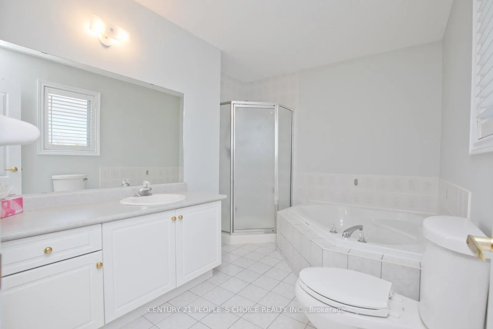 Photo 19 of 71 Rosanna Crescent, Vaughan, Maple — HOMEH