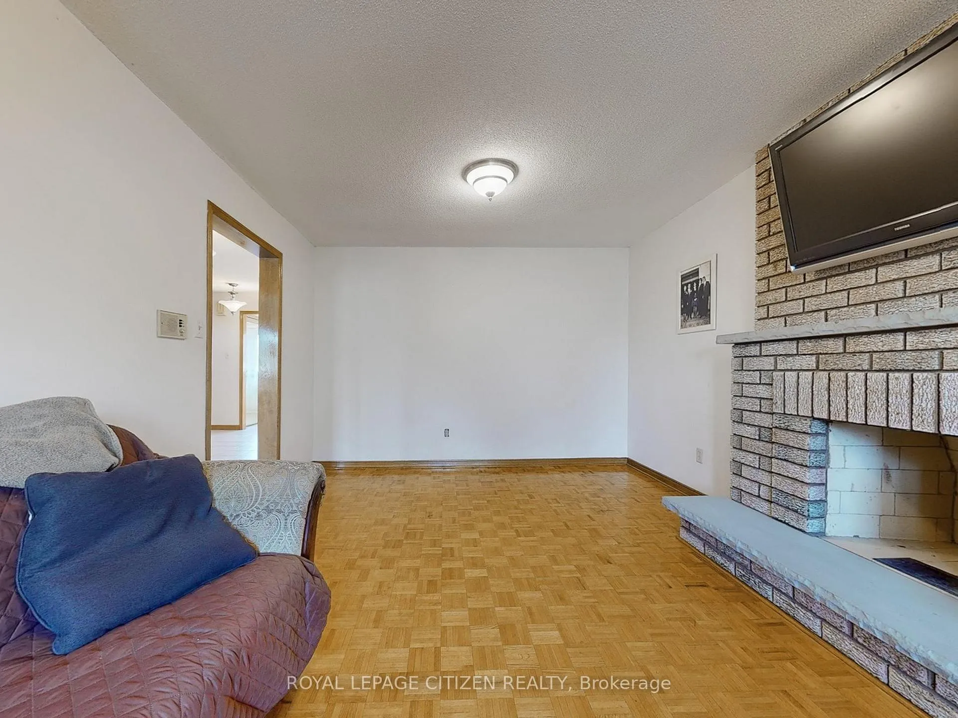 Photo 14 of 63 Dante Ct, Vaughan, East Woodbridge — HOMEH
