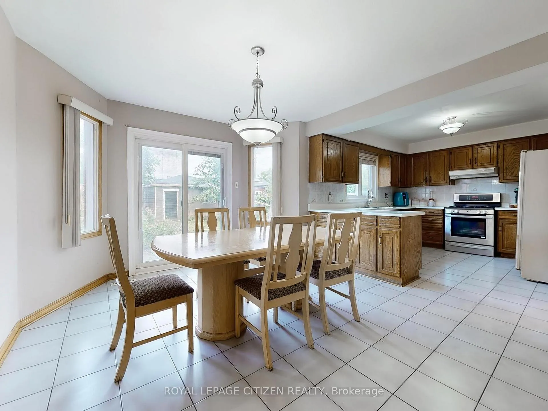 Photo 17 of 63 Dante Ct, Vaughan, East Woodbridge — HOMEH