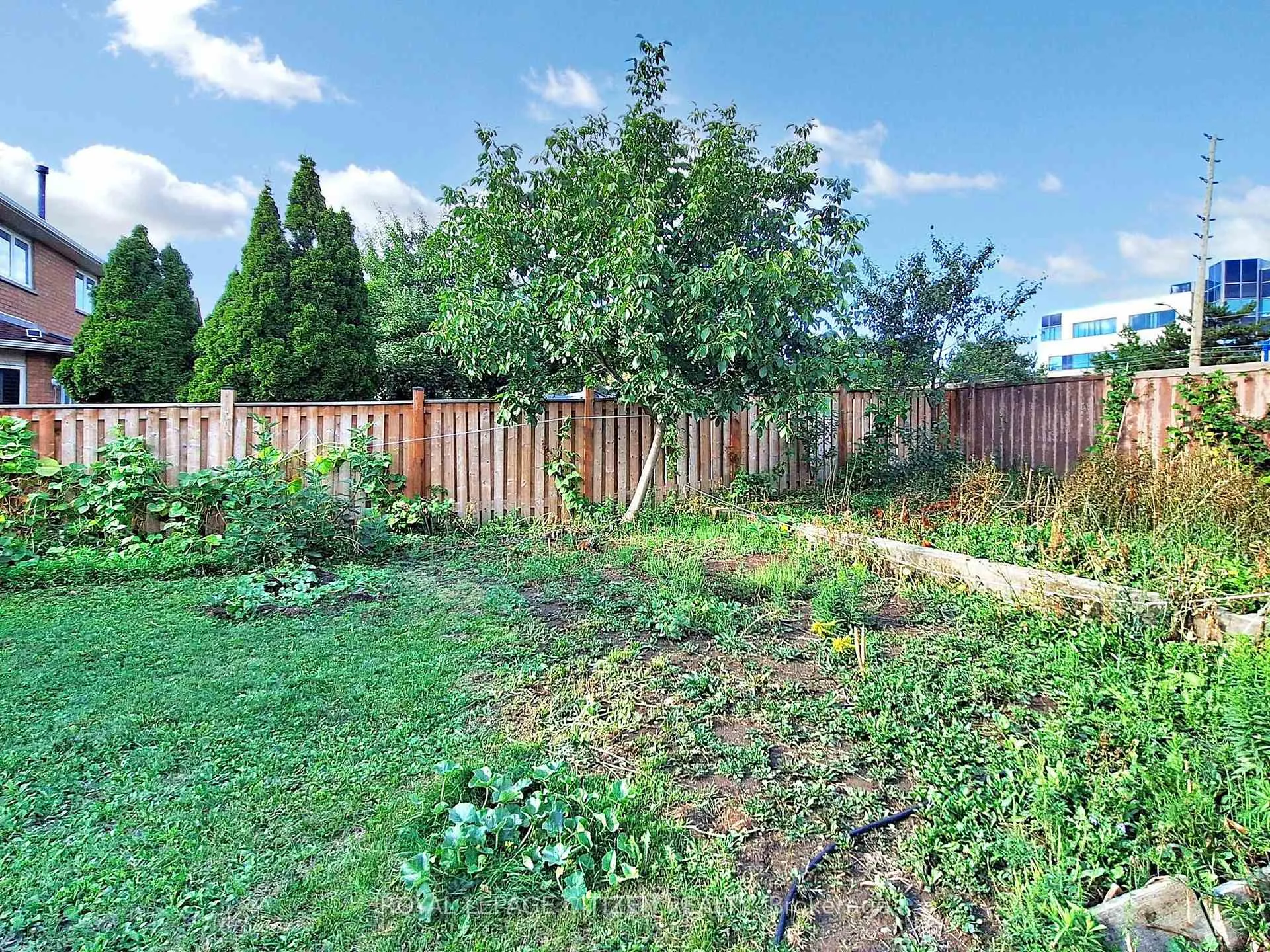 Photo 36 of 63 Dante Ct, Vaughan, East Woodbridge — HOMEH