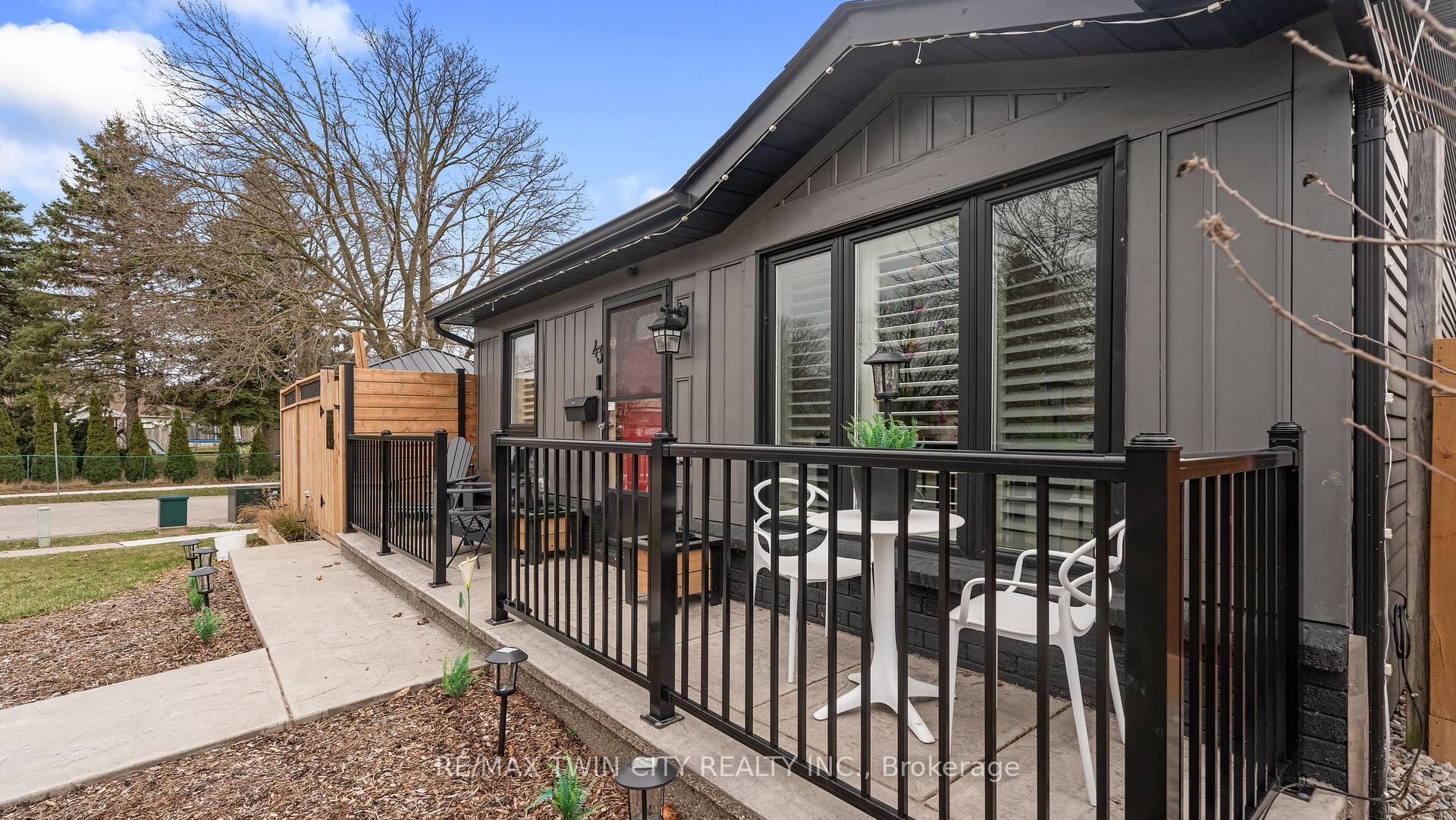 Photo 5 of 43 Viscount Road, Brant, Brantford Twp — HOMEH
