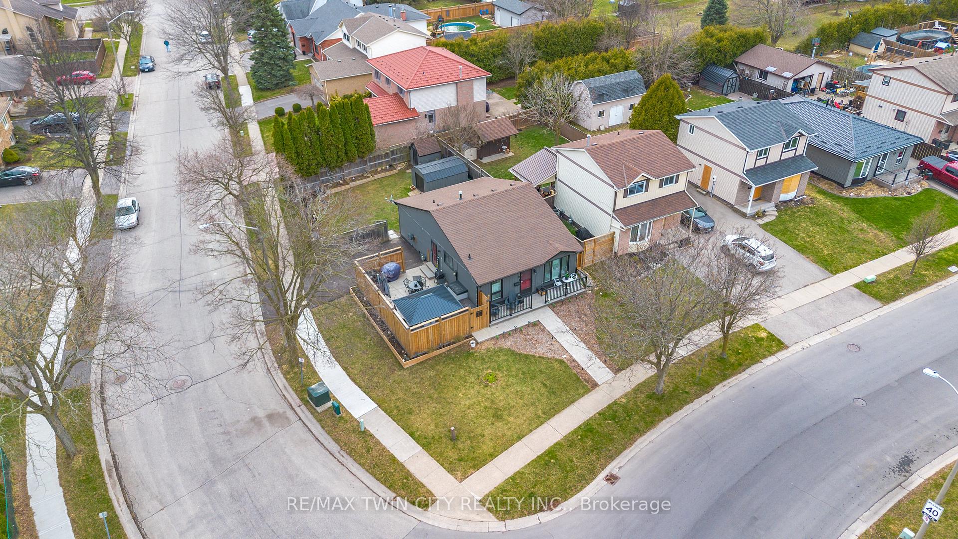 Photo 6 of 43 Viscount Road, Brant, Brantford Twp — HOMEH