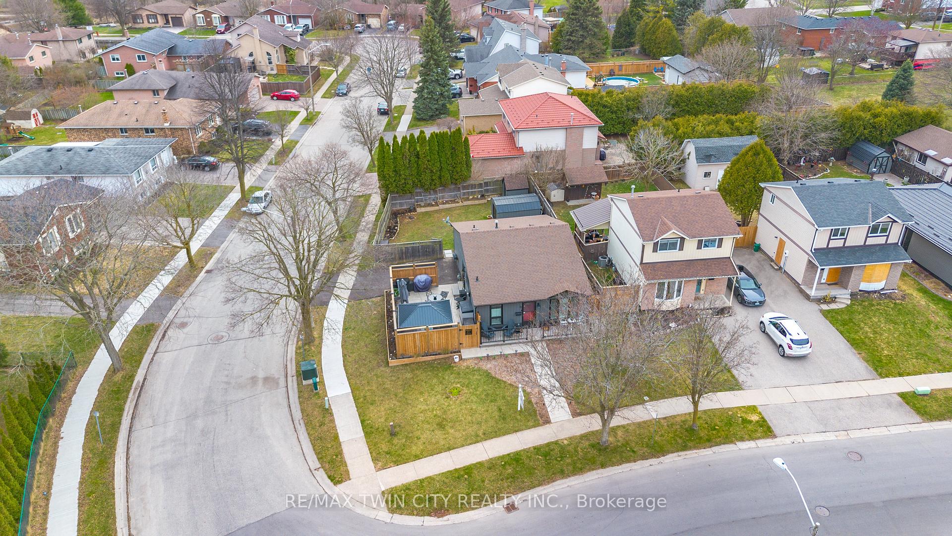 Photo 7 of 43 Viscount Road, Brant, Brantford Twp — HOMEH