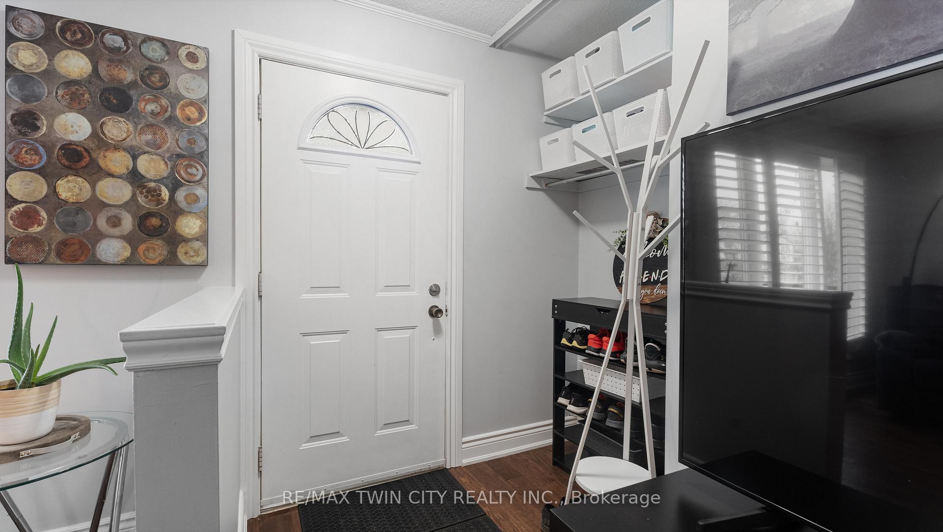 Photo 9 of 43 Viscount Road, Brant, Brantford Twp — HOMEH