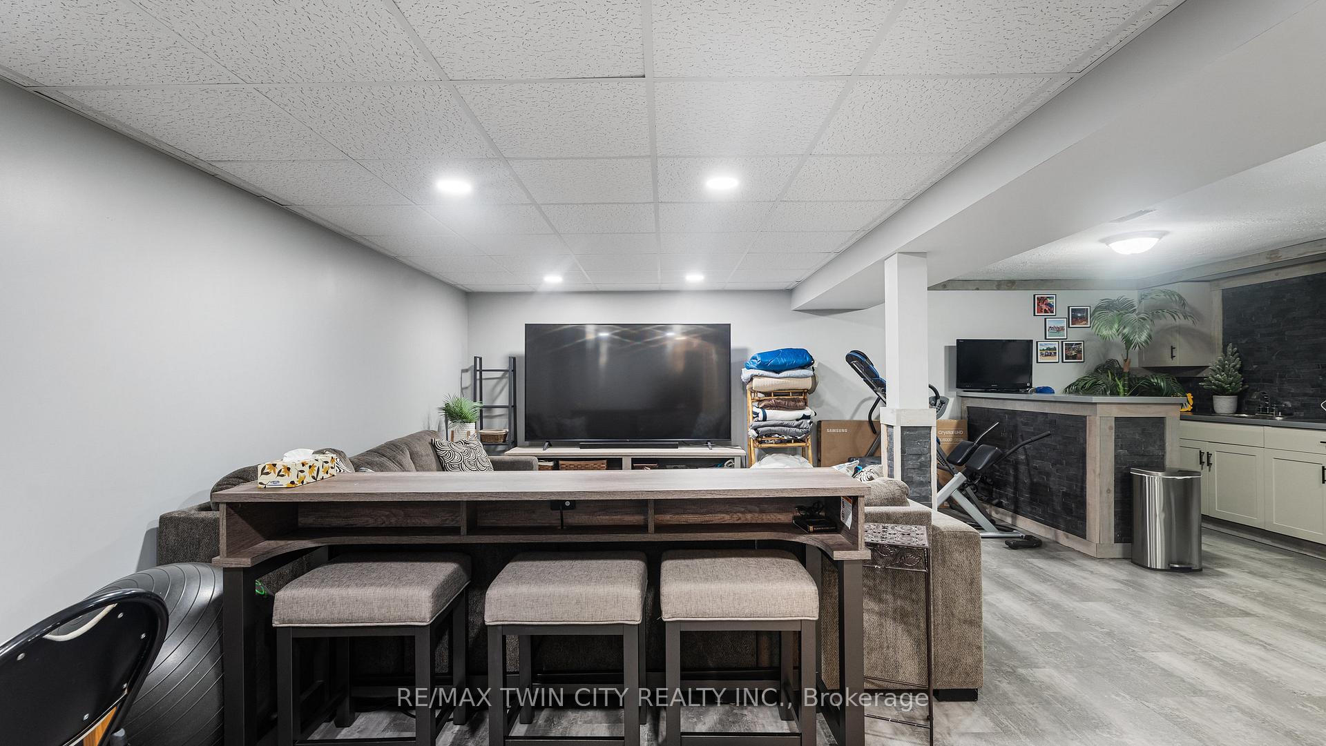 Photo 22 of 43 Viscount Road, Brant, Brantford Twp — HOMEH