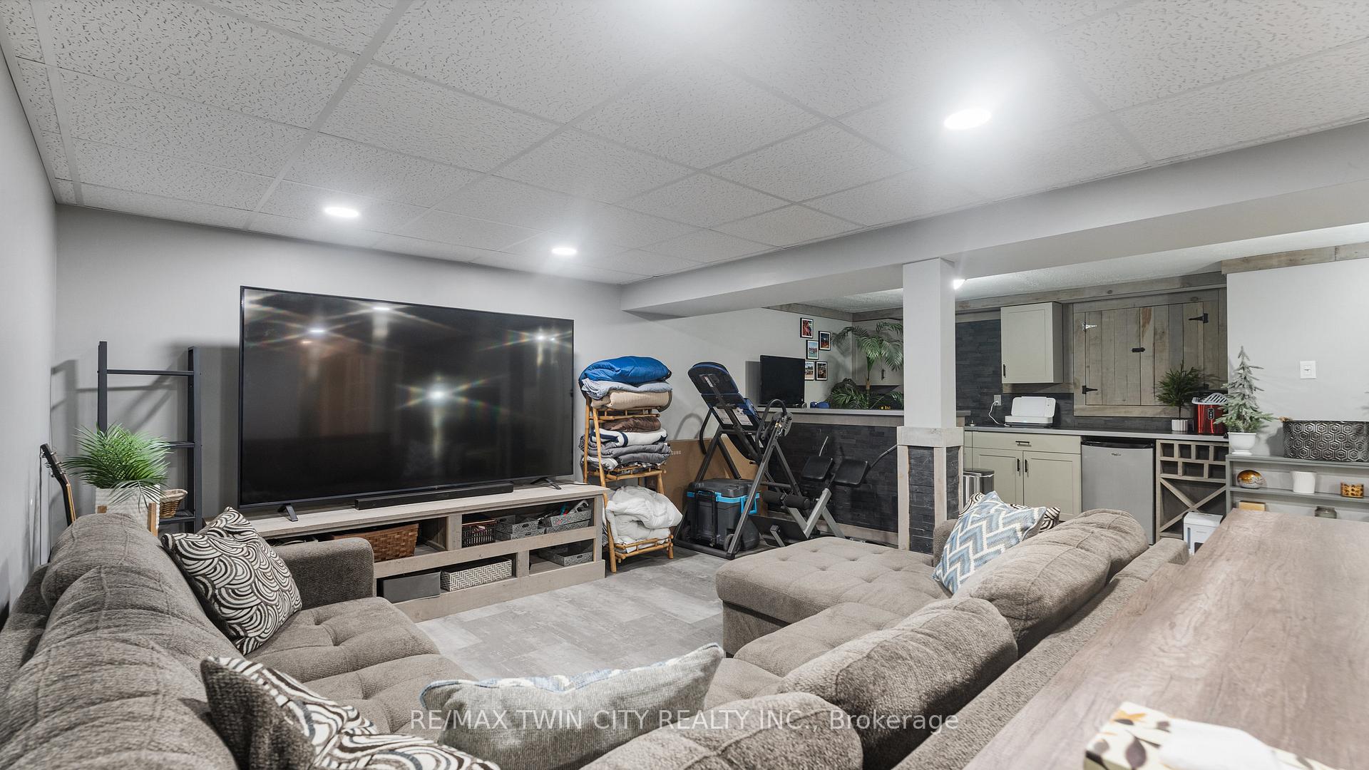 Photo 24 of 43 Viscount Road, Brant, Brantford Twp — HOMEH