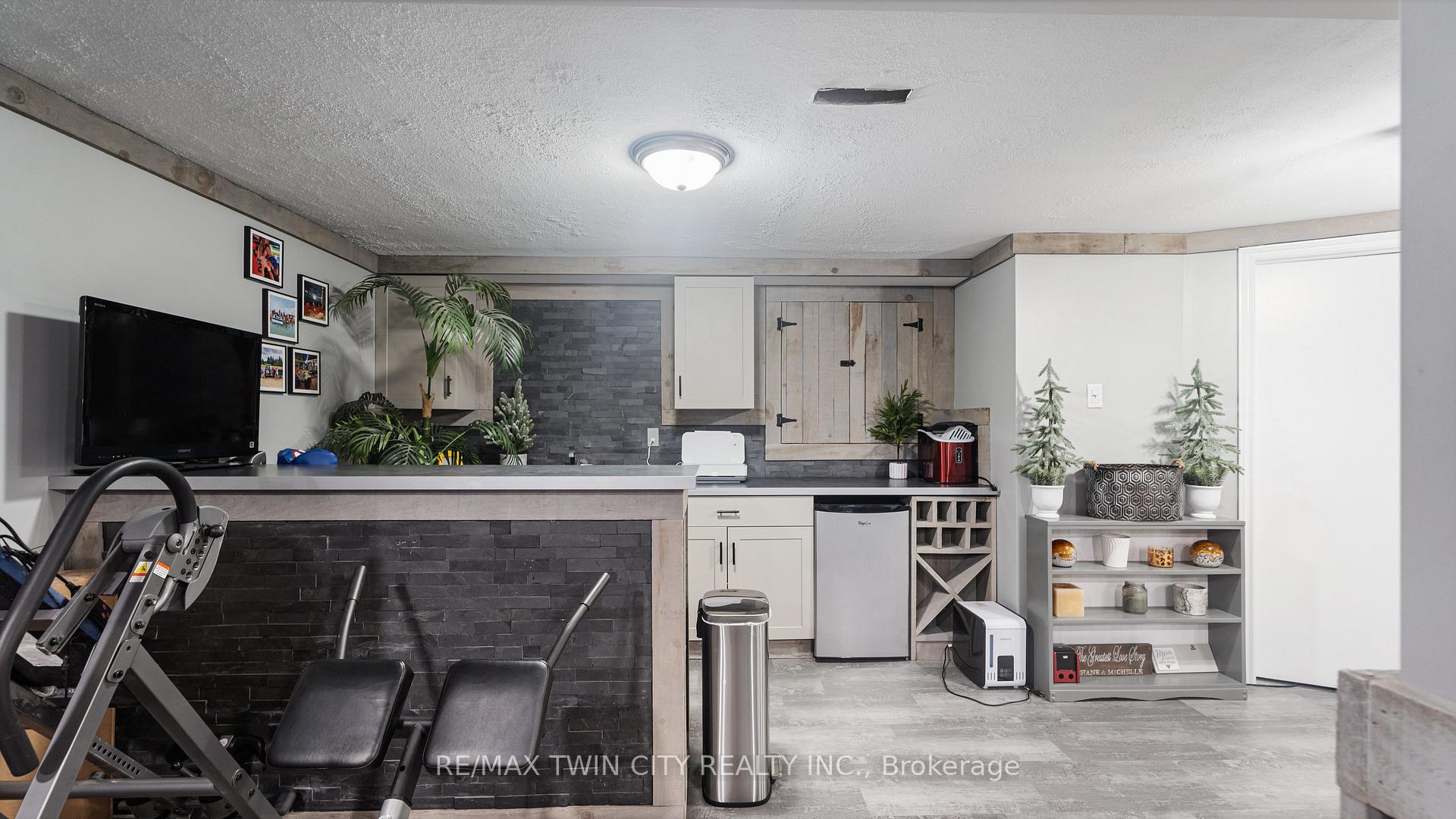 Photo 26 of 43 Viscount Road, Brant, Brantford Twp — HOMEH