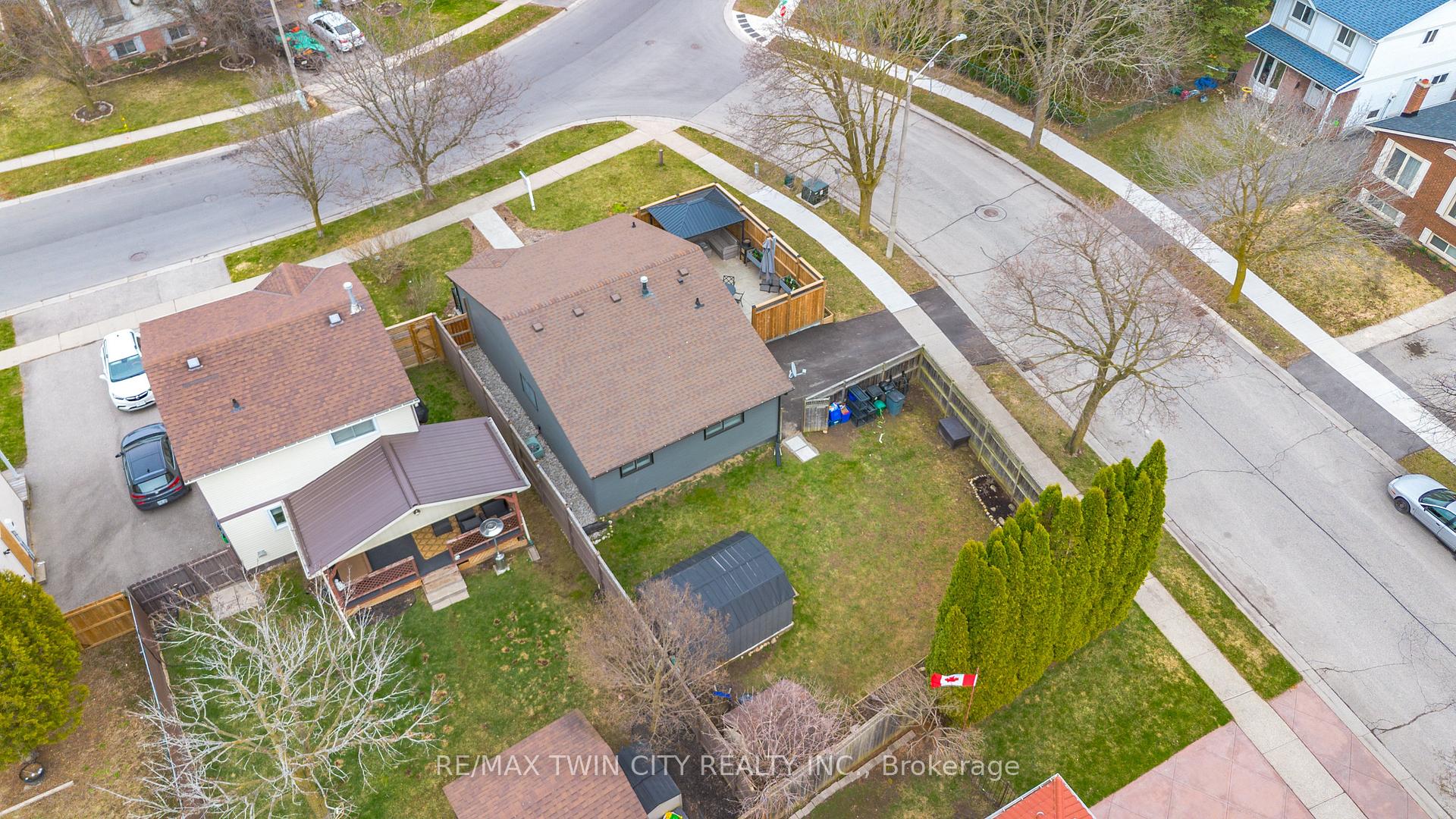 Photo 32 of 43 Viscount Road, Brant, Brantford Twp — HOMEH