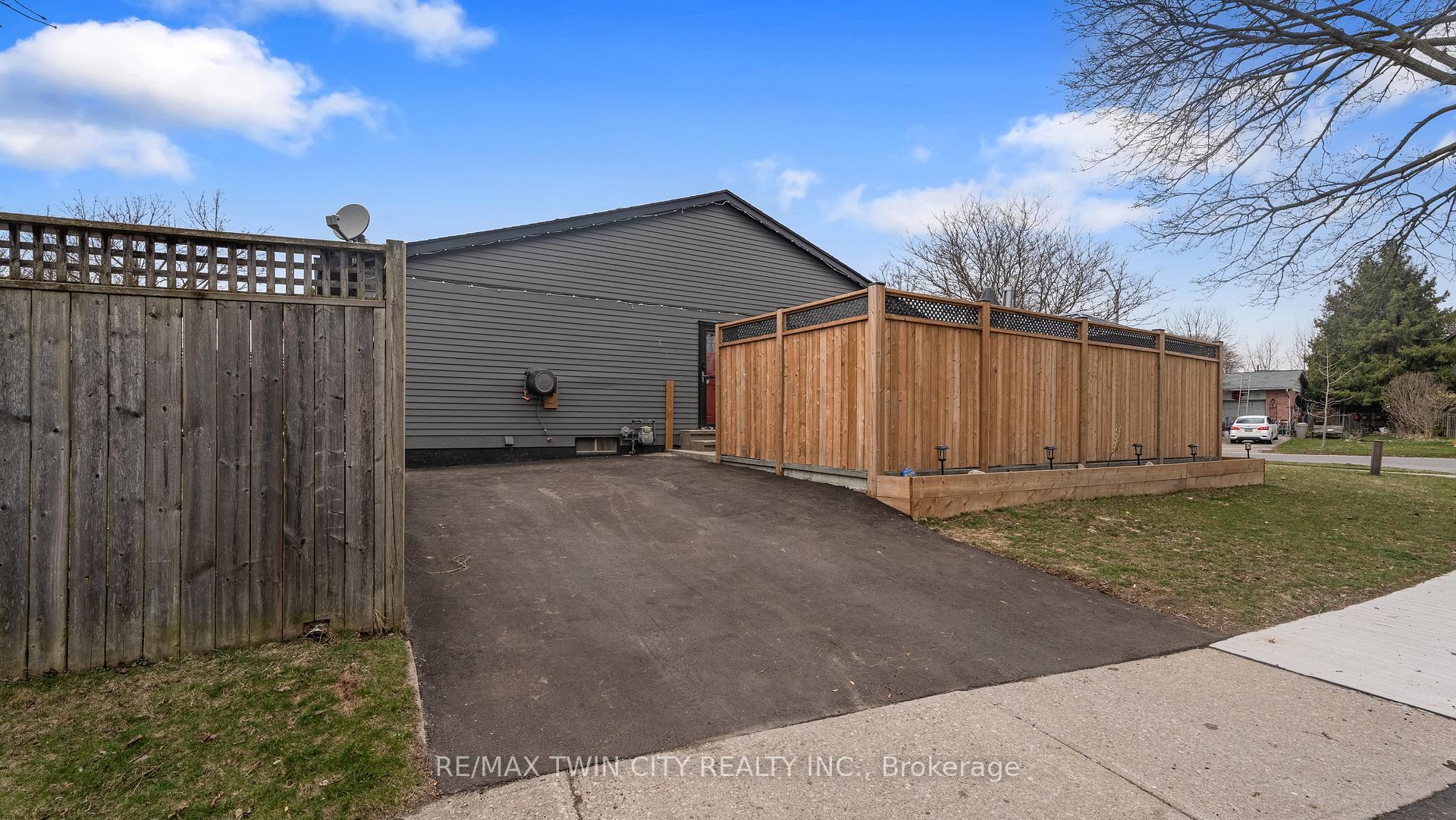 Photo 38 of 43 Viscount Road, Brant, Brantford Twp — HOMEH