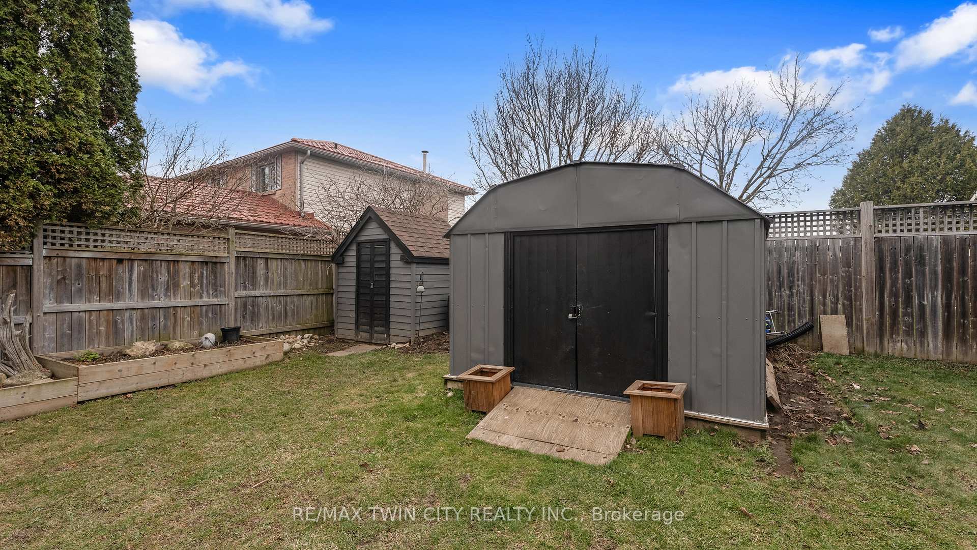 Photo 47 of 43 Viscount Road, Brant, Brantford Twp — HOMEH