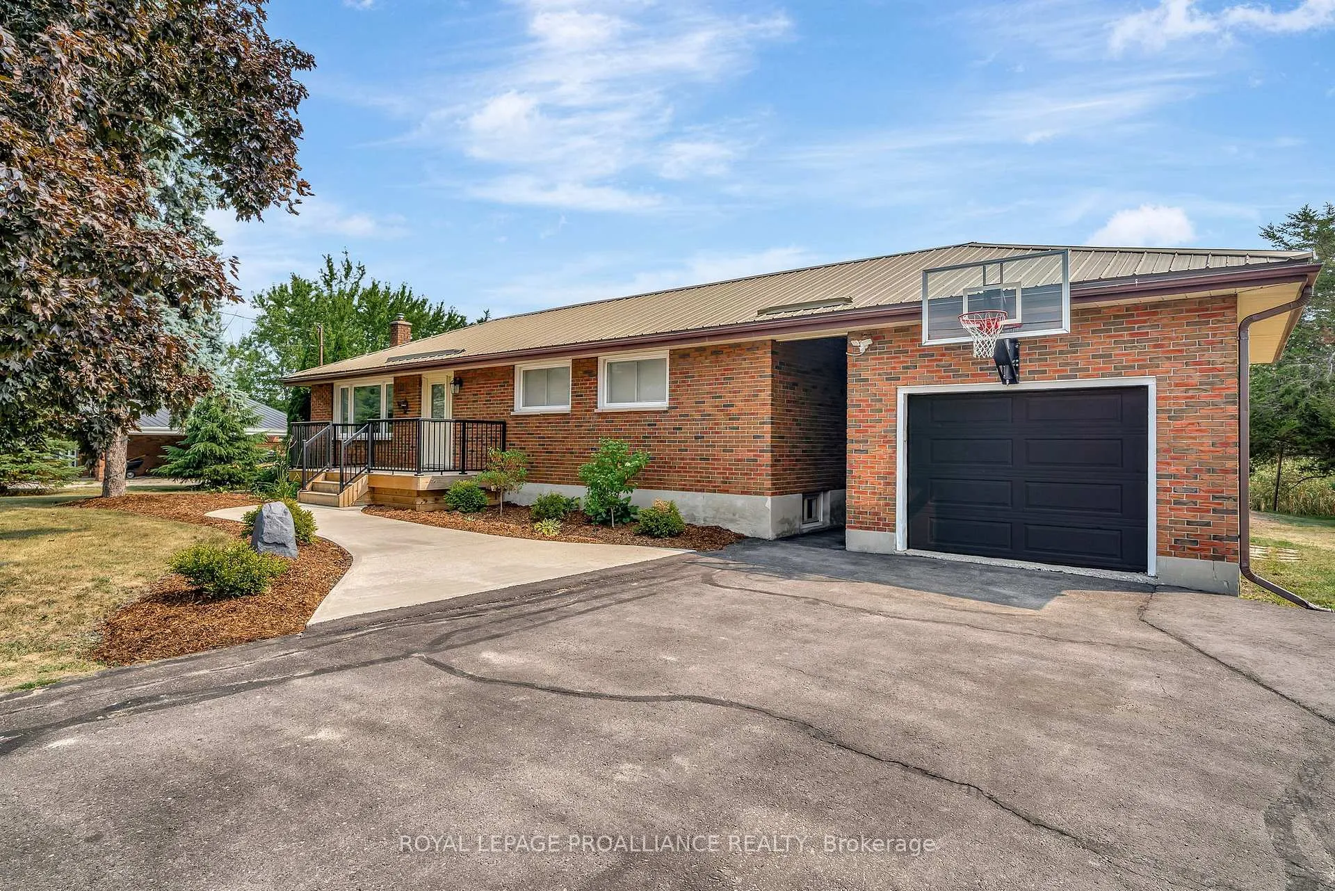 Photo 1 of 206 Elmwood Drive, Belleville, Thurlow Ward — HOMEH