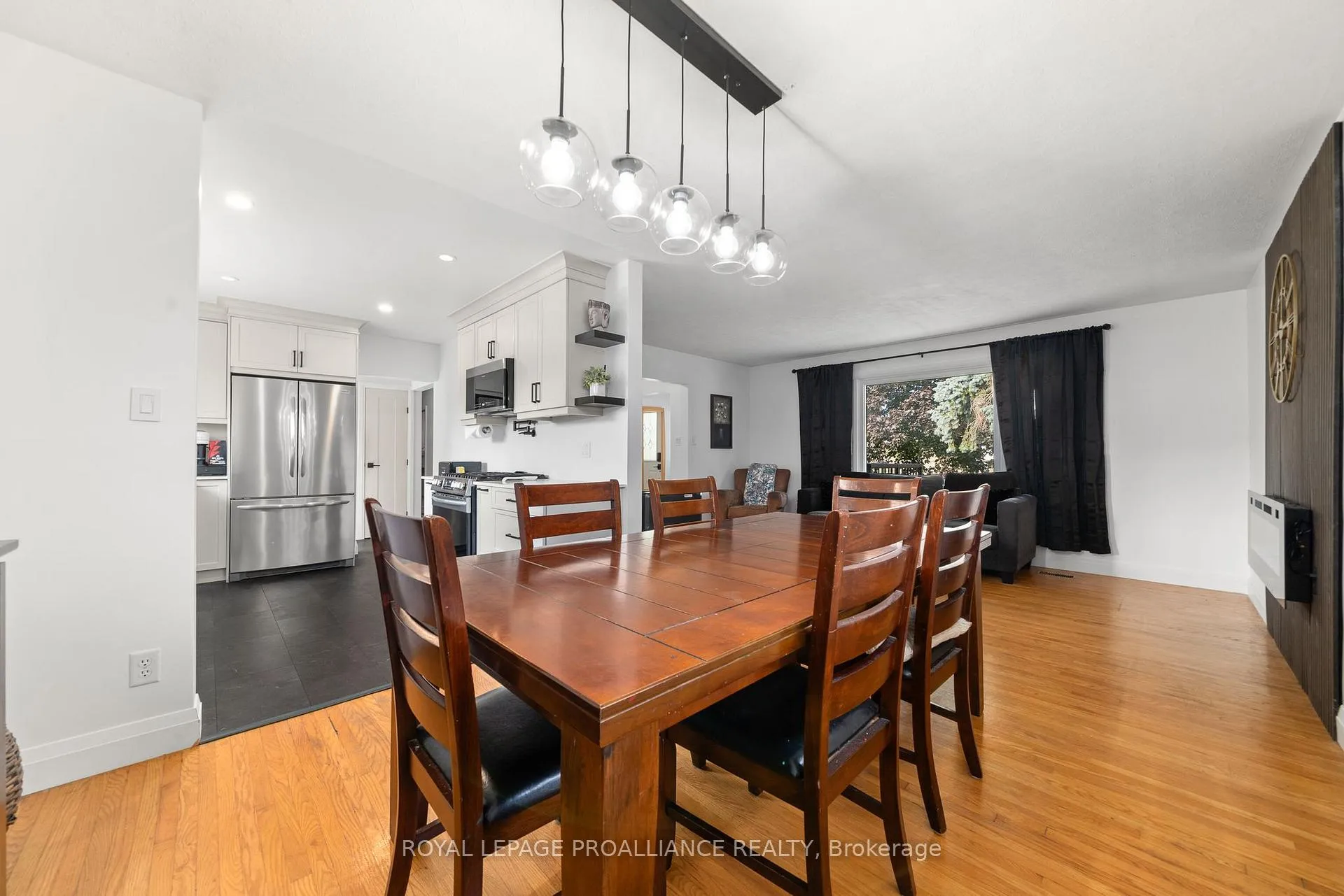 Photo 15 of 206 Elmwood Drive, Belleville, Thurlow Ward — HOMEH