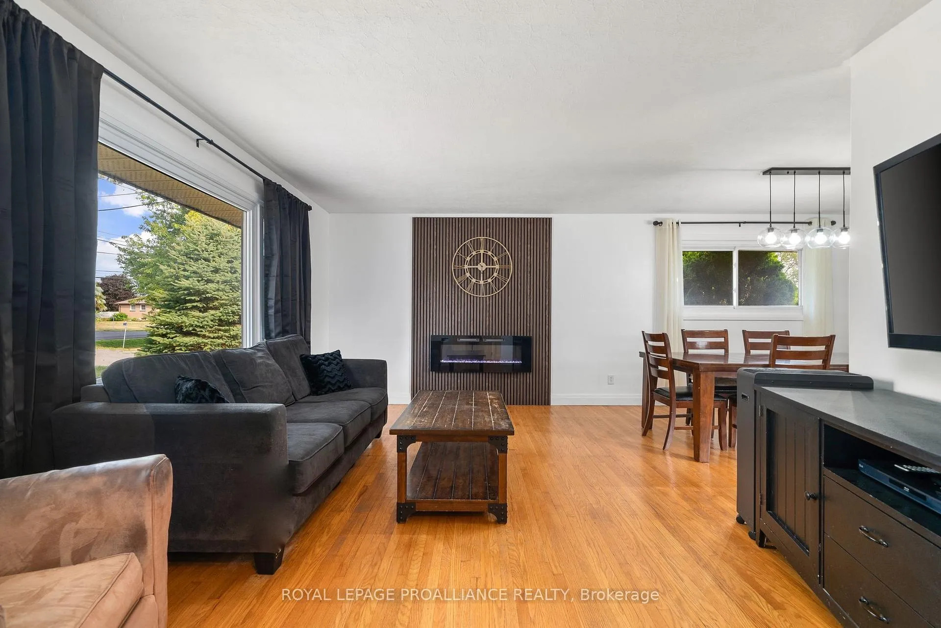 Photo 19 of 206 Elmwood Drive, Belleville, Thurlow Ward — HOMEH