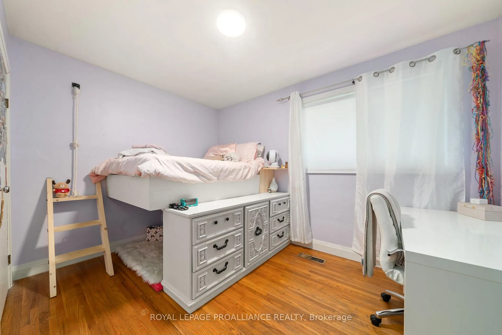Photo 23 of 206 Elmwood Drive, Belleville, Thurlow Ward — HOMEH