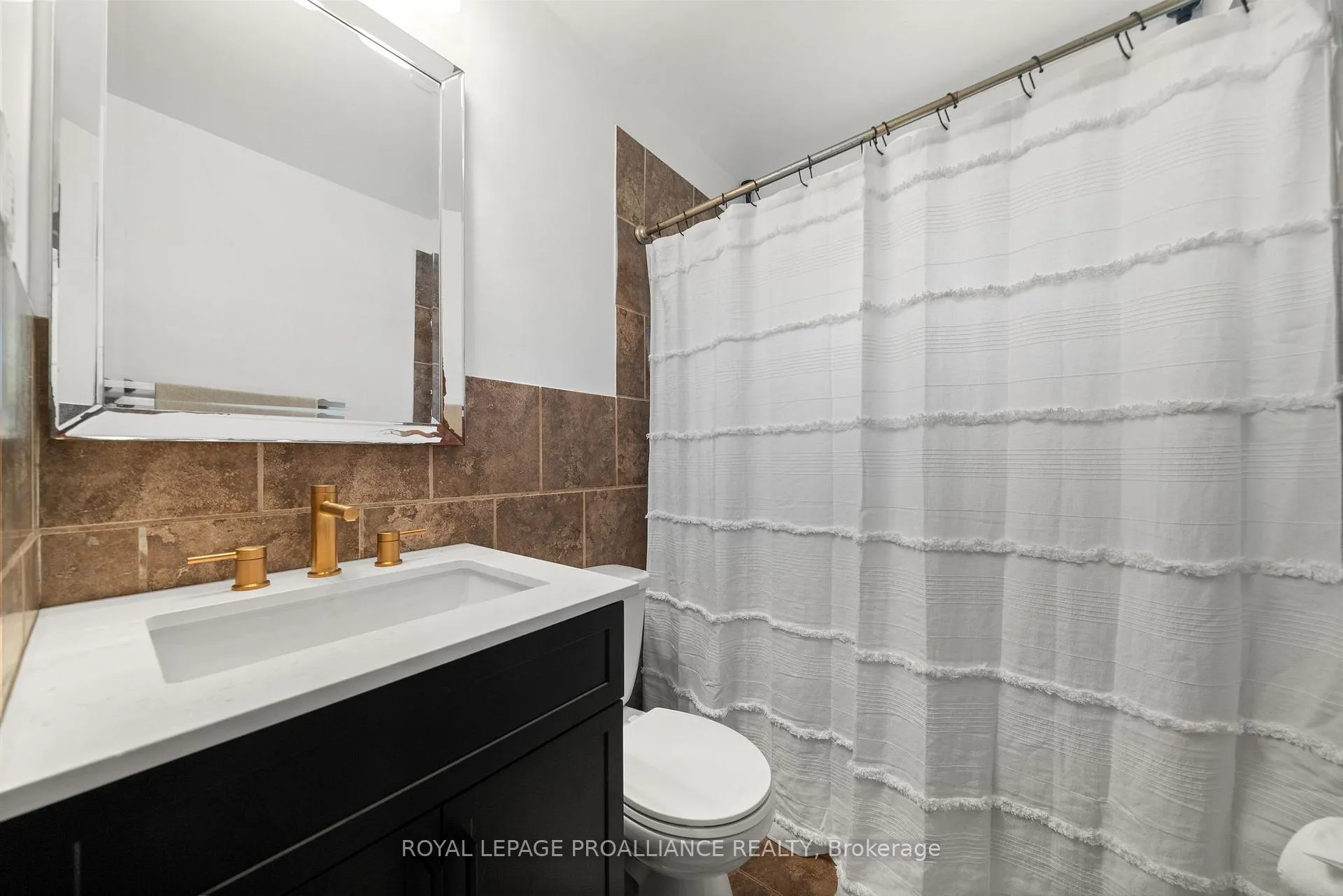 Photo 27 of 206 Elmwood Drive, Belleville, Thurlow Ward — HOMEH