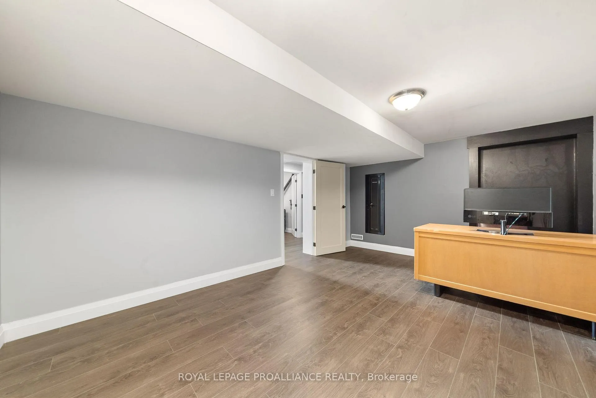 Photo 36 of 206 Elmwood Drive, Belleville, Thurlow Ward — HOMEH