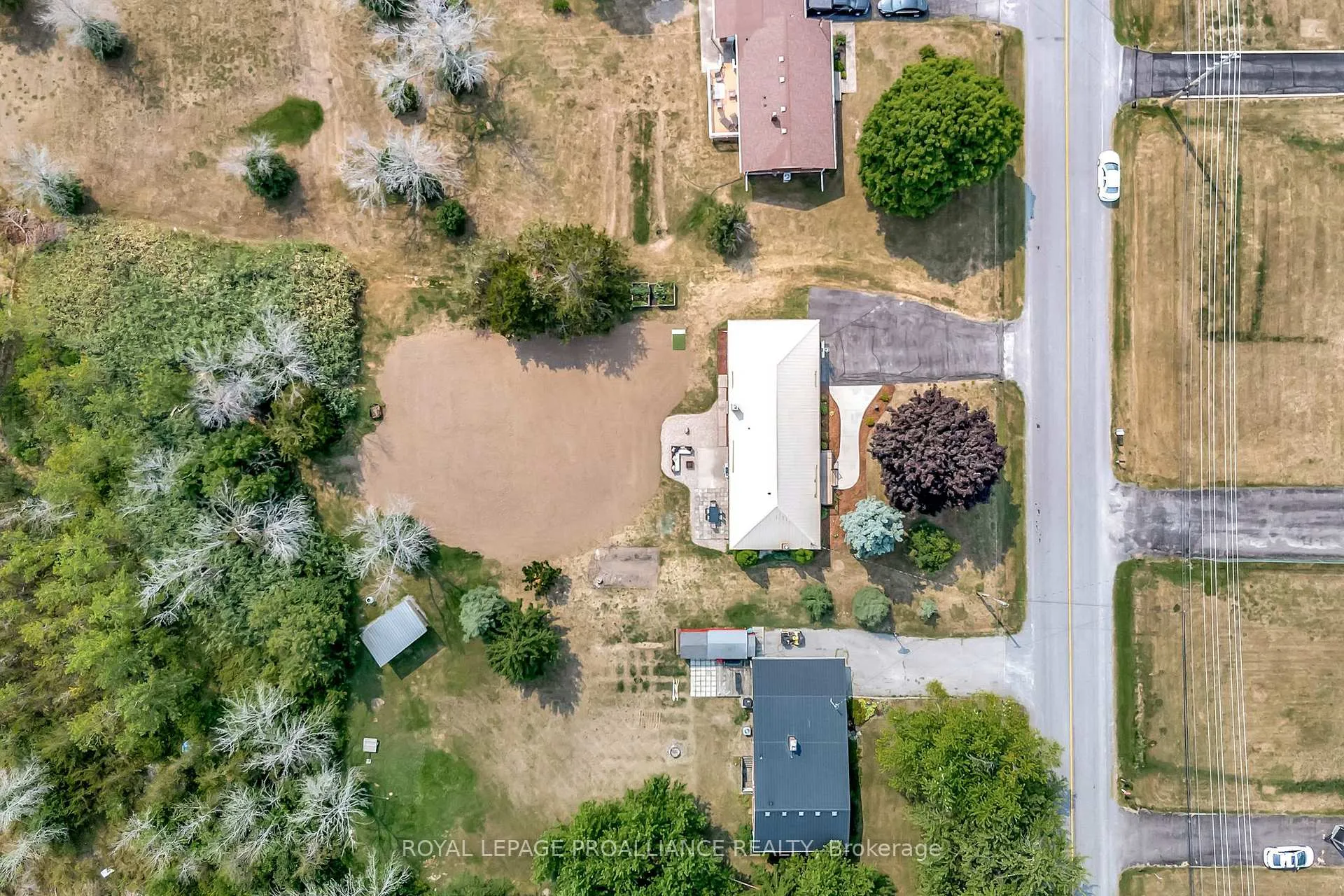 Photo 43 of 206 Elmwood Drive, Belleville, Thurlow Ward — HOMEH
