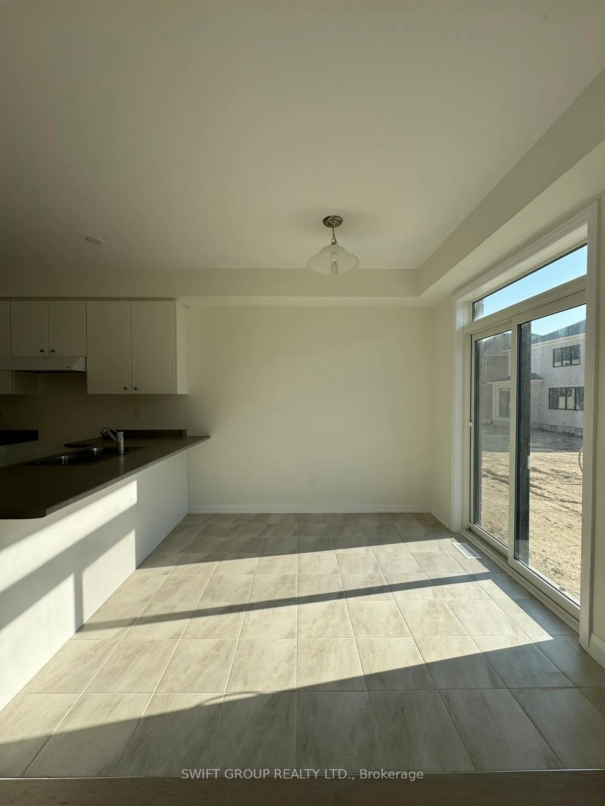 Photo 5 of 123 Granville Crescent, Haldimand — HOMEH