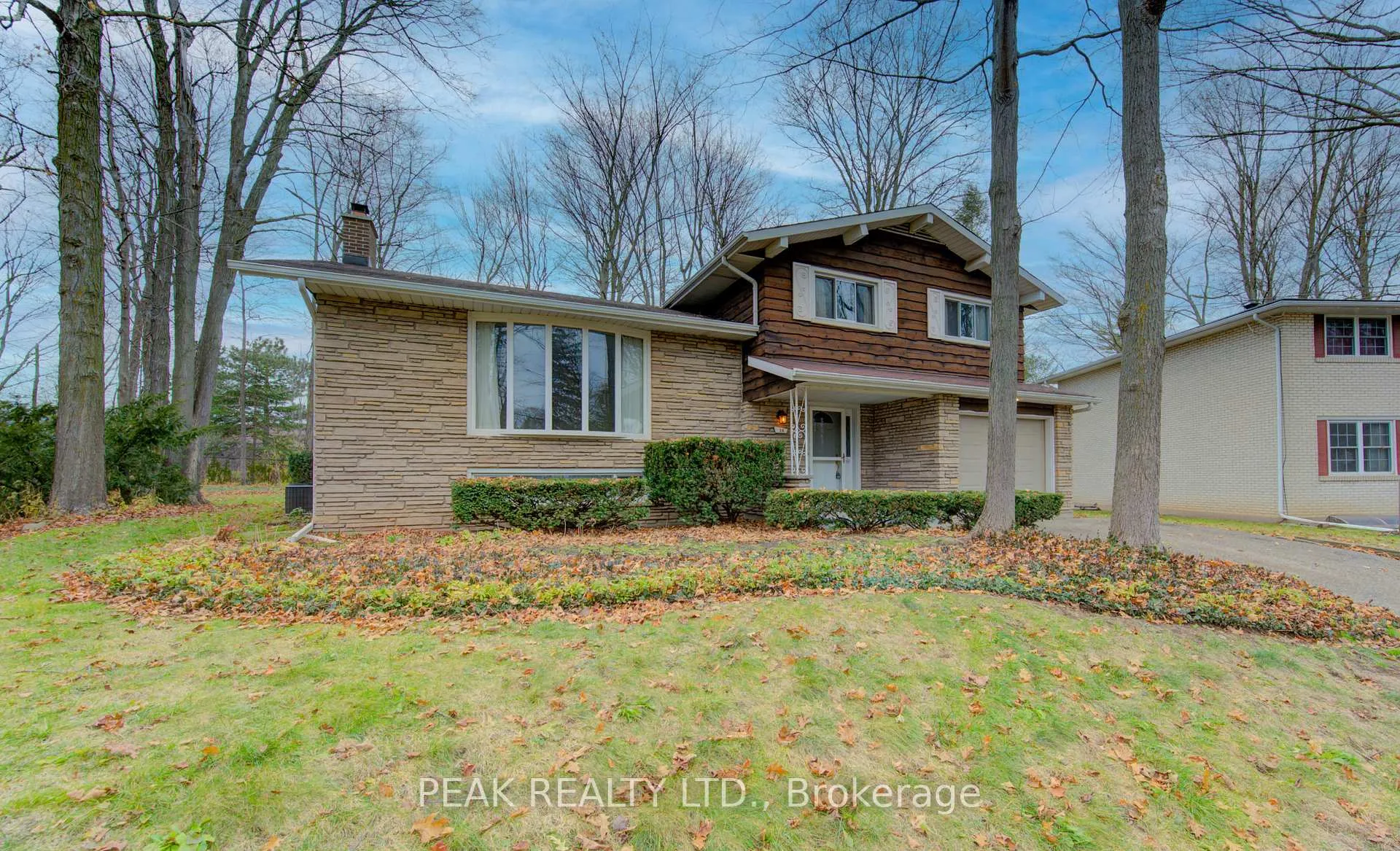 Photo 2 of 38 Glenwood Drive, Kitchener — HOMEH