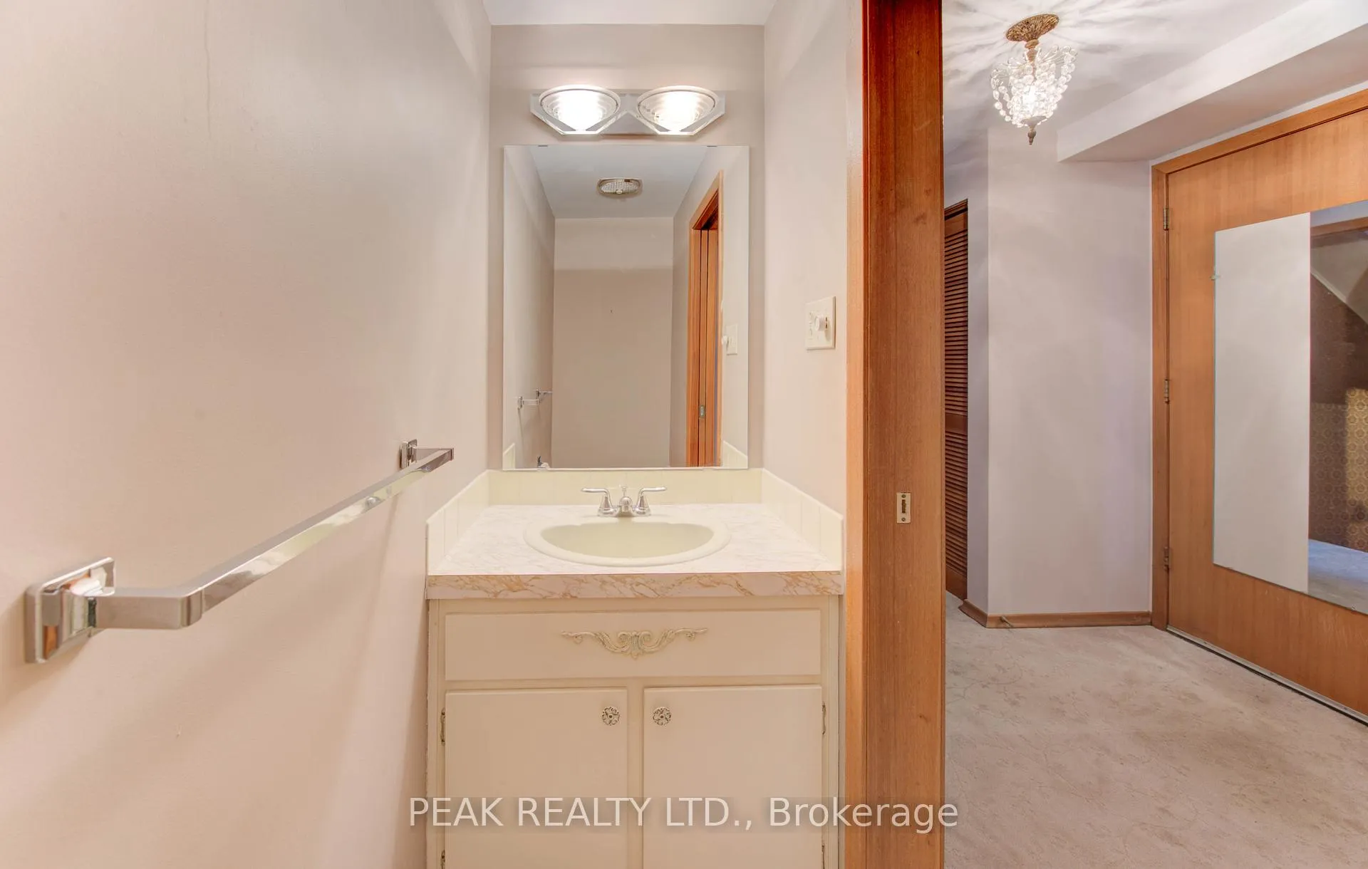 Photo 6 of 38 Glenwood Drive, Kitchener — HOMEH