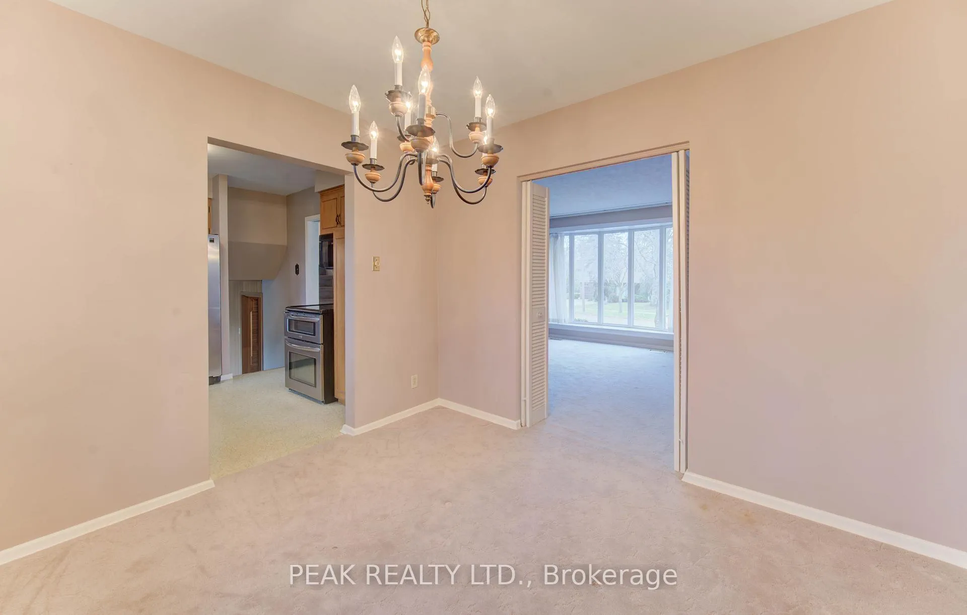 Photo 18 of 38 Glenwood Drive, Kitchener — HOMEH