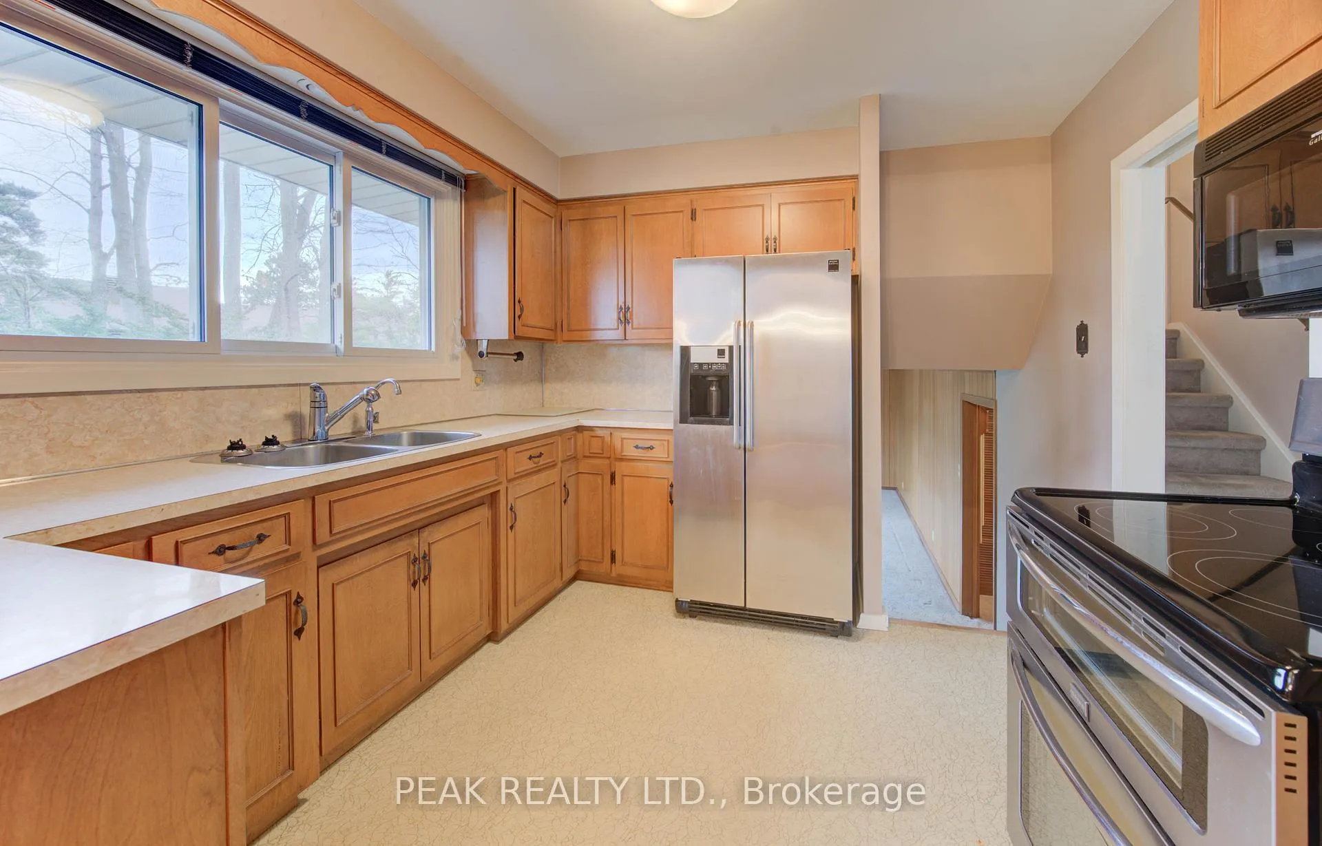 Photo 23 of 38 Glenwood Drive, Kitchener — HOMEH