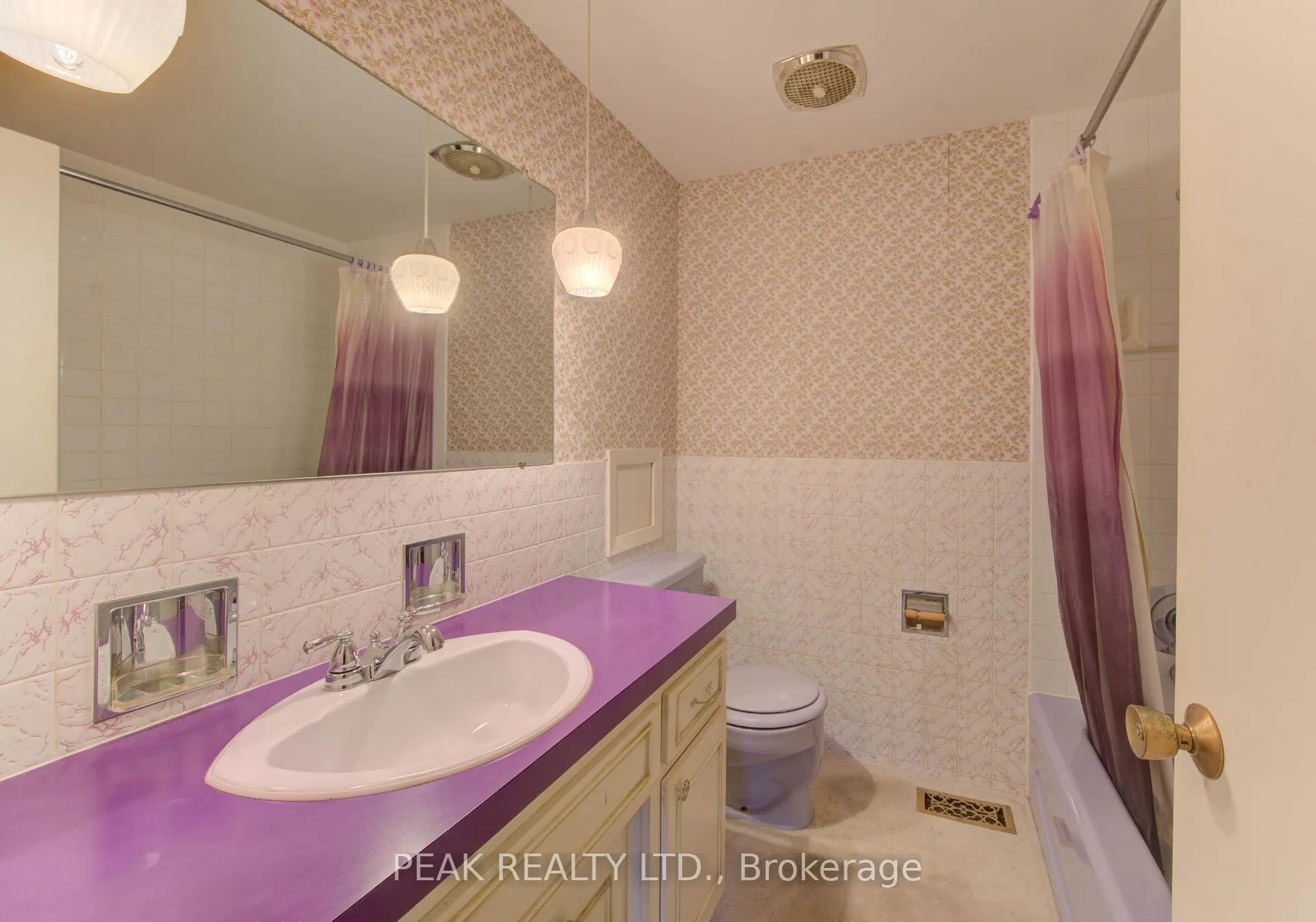 Photo 24 of 38 Glenwood Drive, Kitchener — HOMEH
