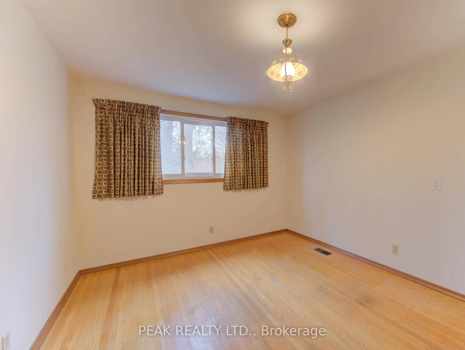 Photo 25 of 38 Glenwood Drive, Kitchener — HOMEH