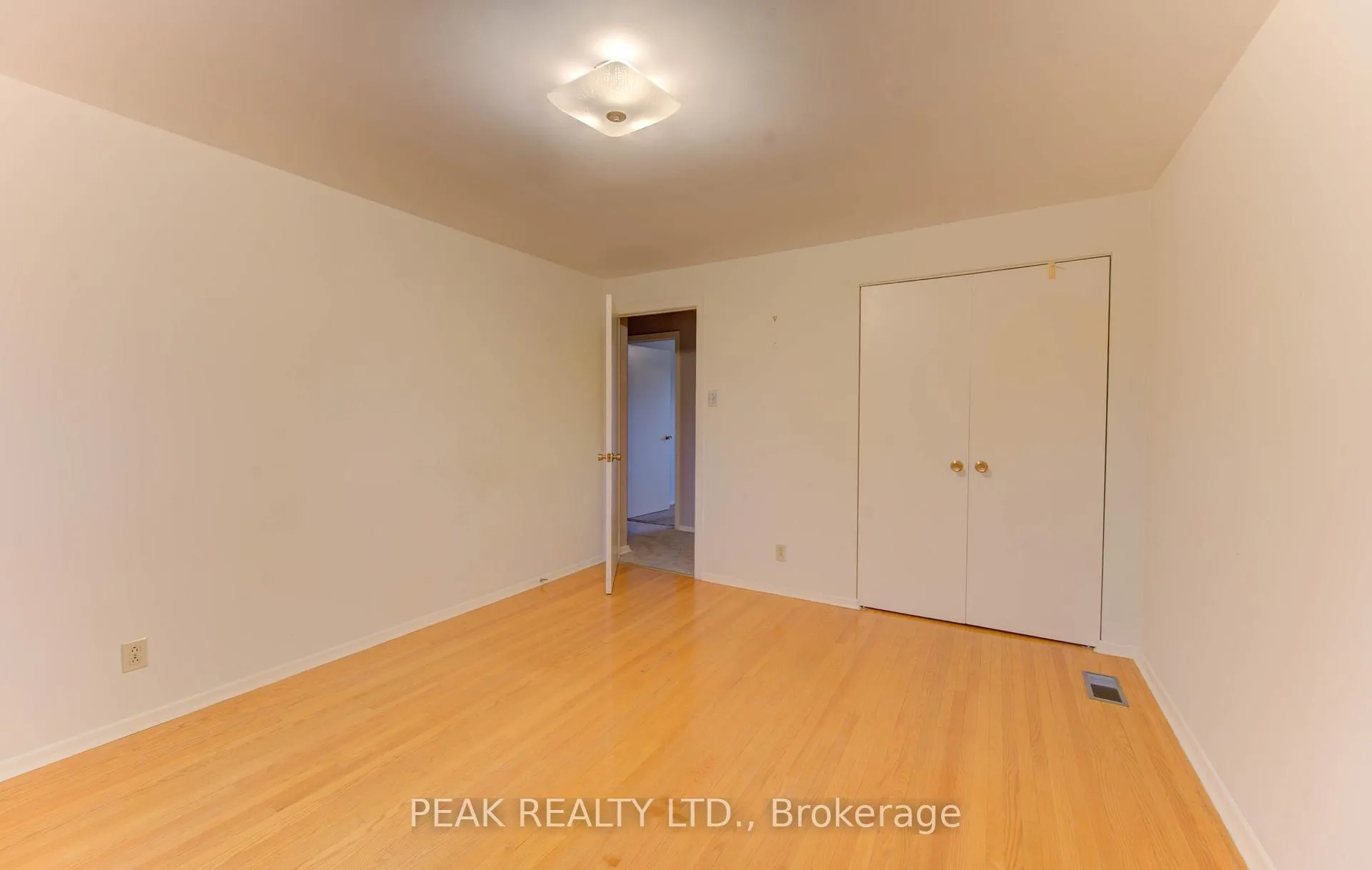 Photo 28 of 38 Glenwood Drive, Kitchener — HOMEH
