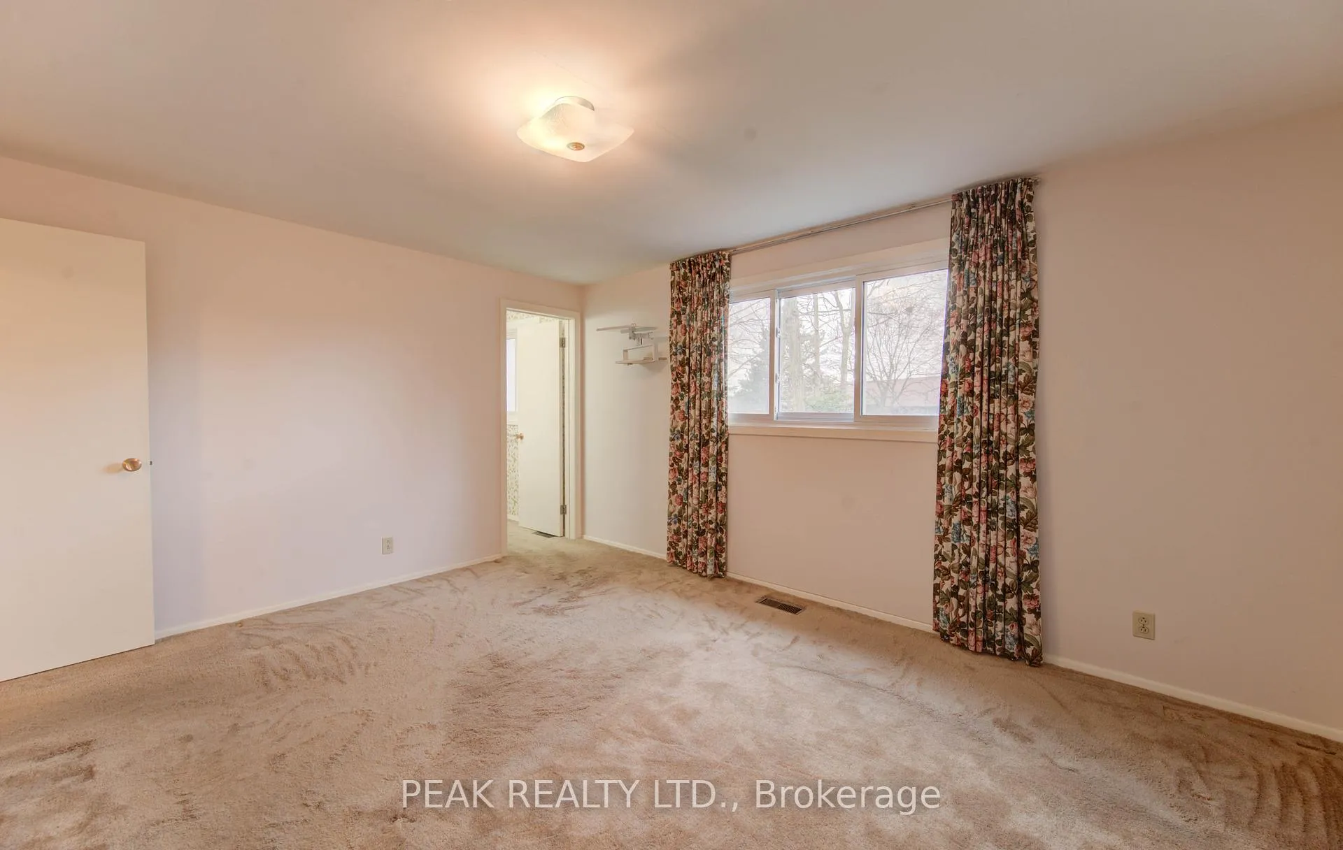 Photo 30 of 38 Glenwood Drive, Kitchener — HOMEH