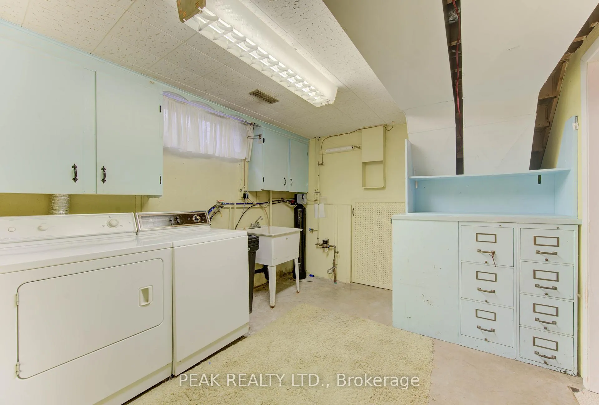Photo 39 of 38 Glenwood Drive, Kitchener — HOMEH