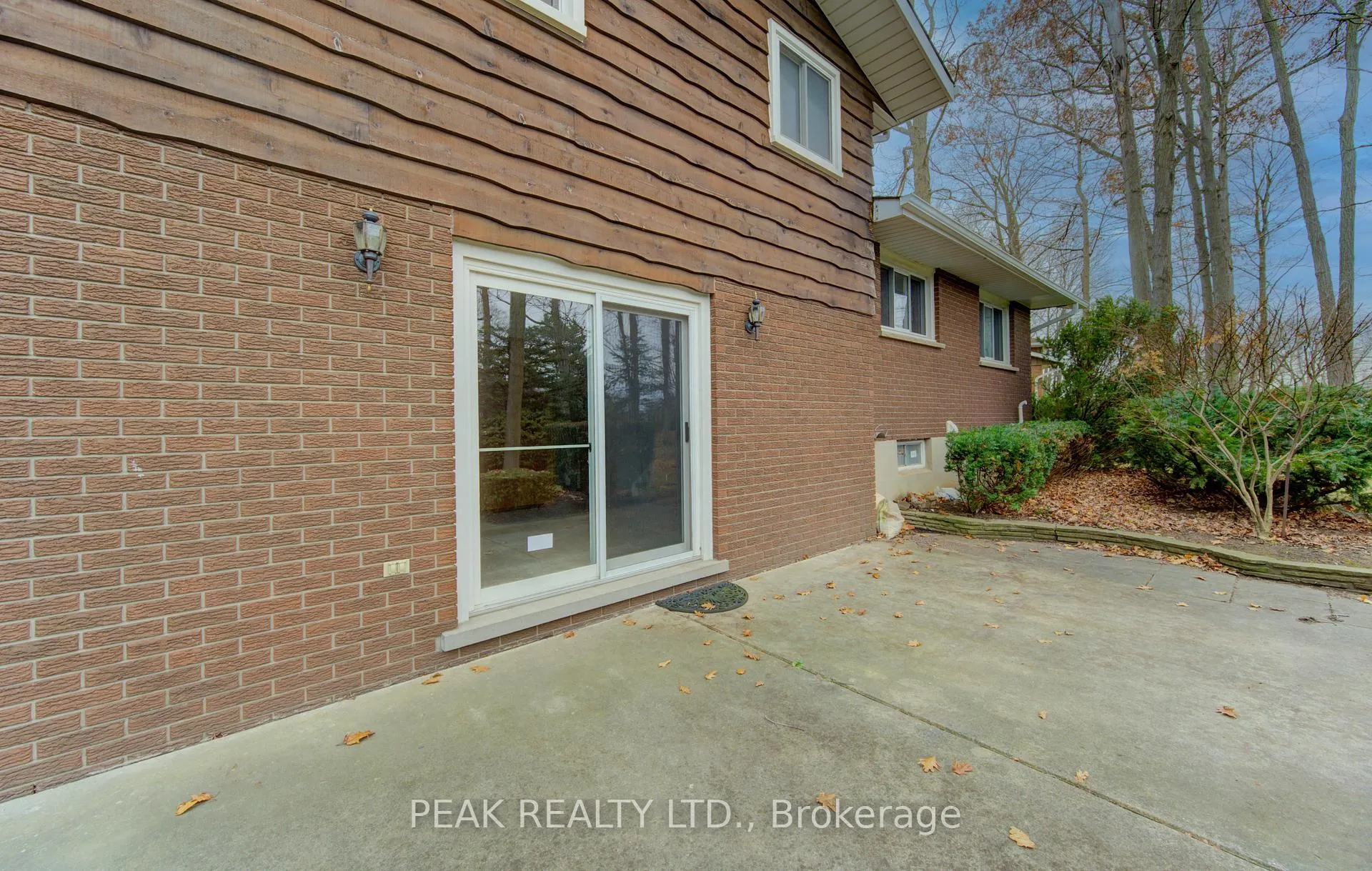 Photo 47 of 38 Glenwood Drive, Kitchener — HOMEH