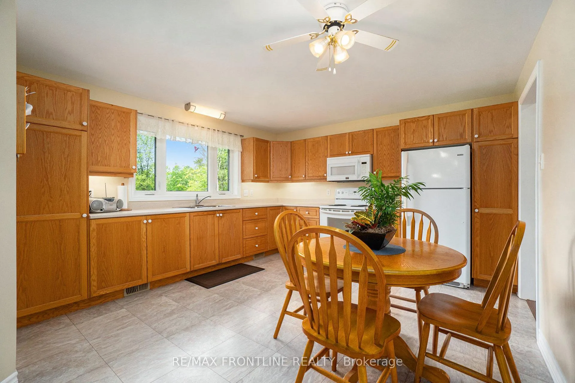 Photo 10 of 20650 Hwy 7, Tay Valley, Bathurst/Burgess & Sherbrooke (Bathurst) Twp — HOMEH