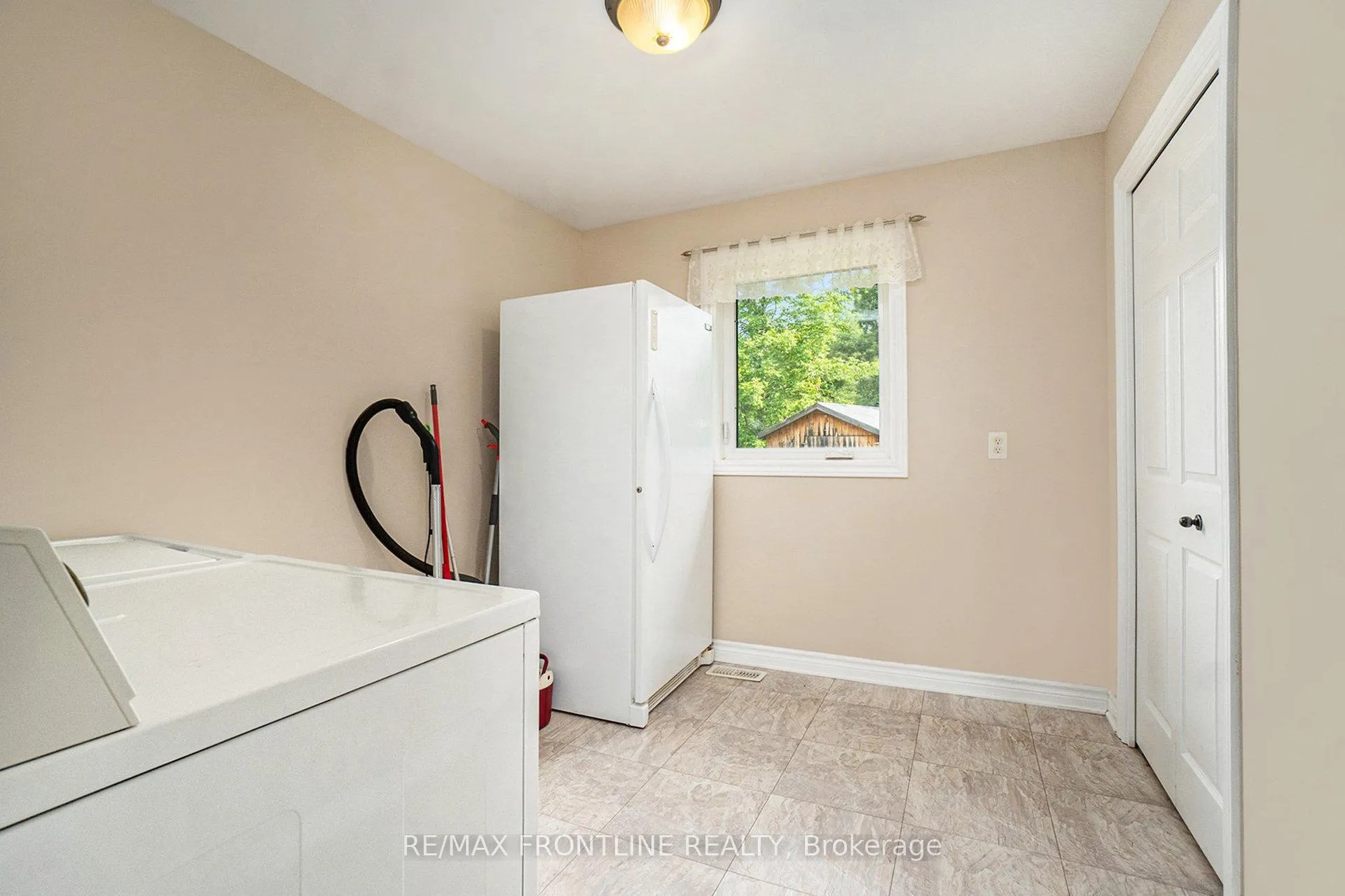 Photo 15 of 20650 Hwy 7, Tay Valley, Bathurst/Burgess & Sherbrooke (Bathurst) Twp — HOMEH