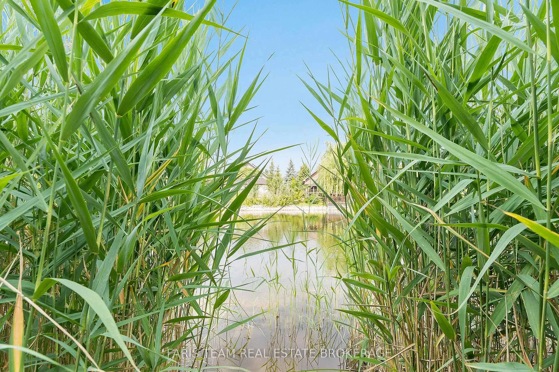 Photo 25 of 32 Algonquin Trail, Wasaga Beach — HOMEH
