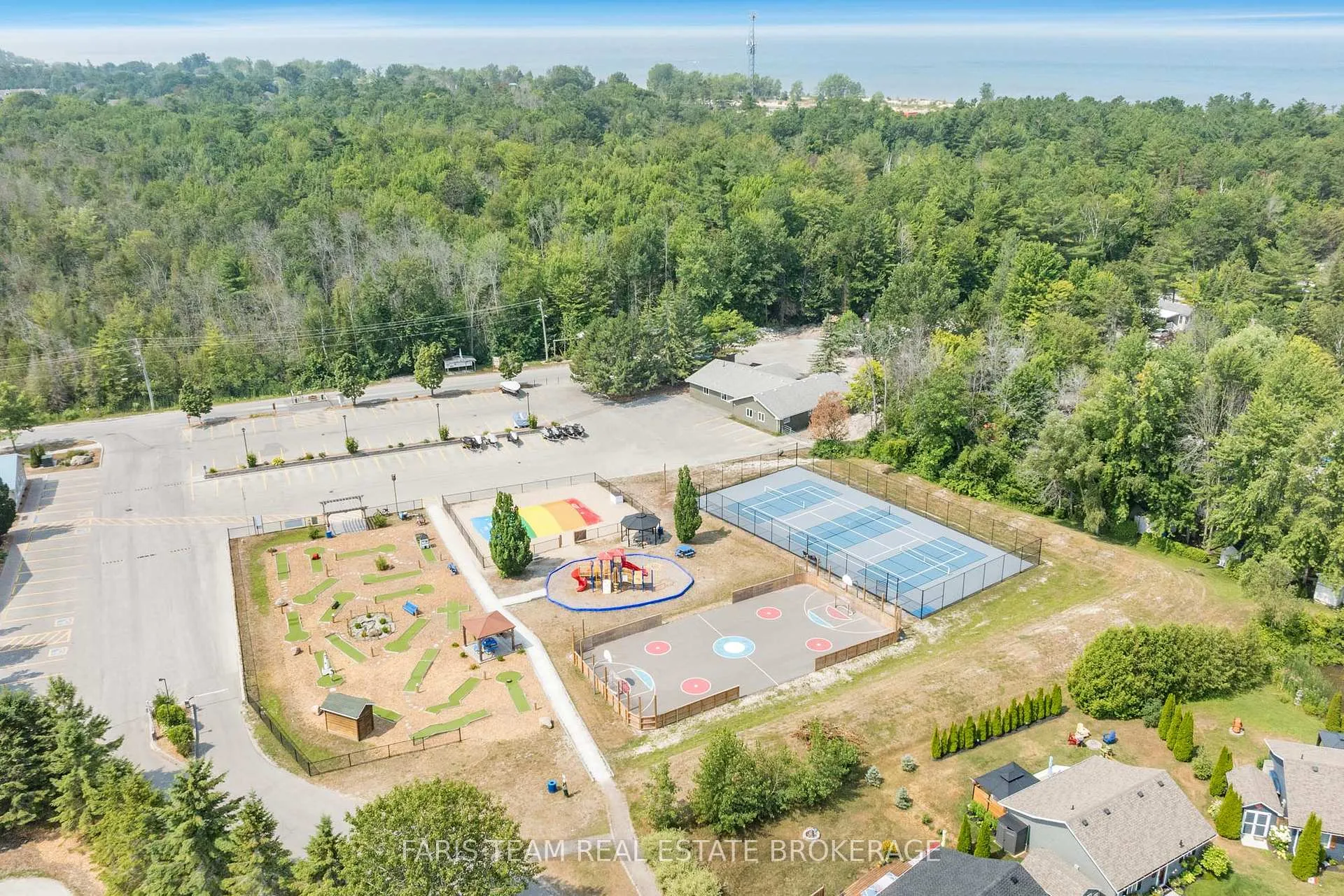 Photo 30 of 32 Algonquin Trail, Wasaga Beach — HOMEH
