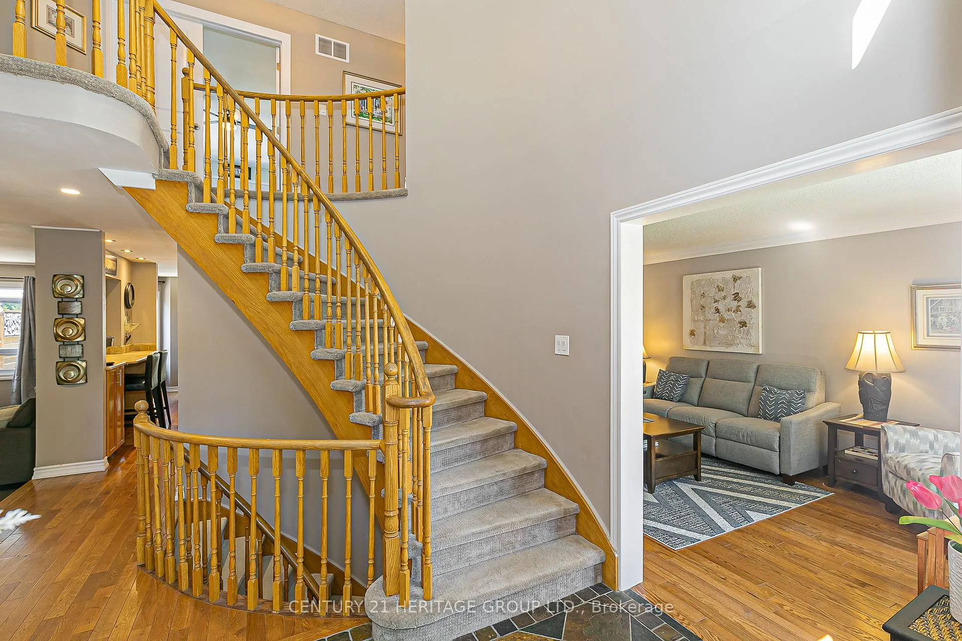 Photo 4 of 40 Albery Crescent, Aurora, Aurora Highlands — HOMEH