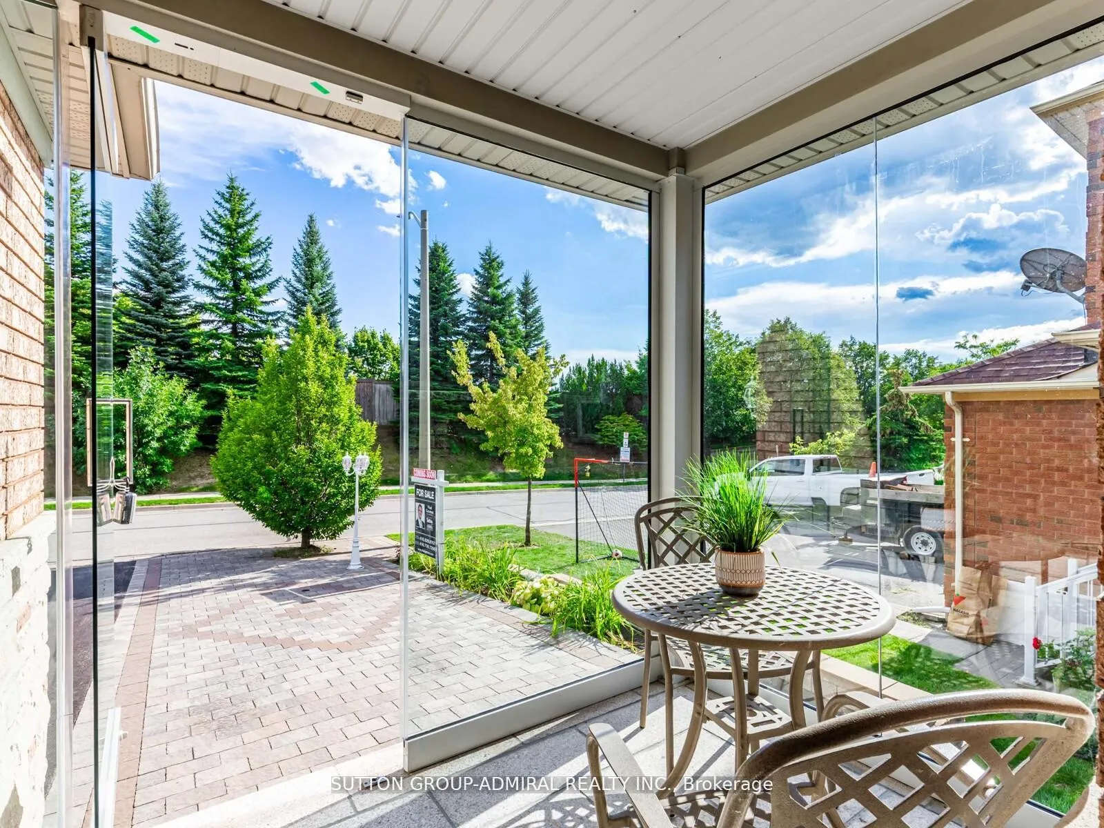 Photo 3 of 185 Foxfield Crescent, Vaughan, Patterson — HOMEH