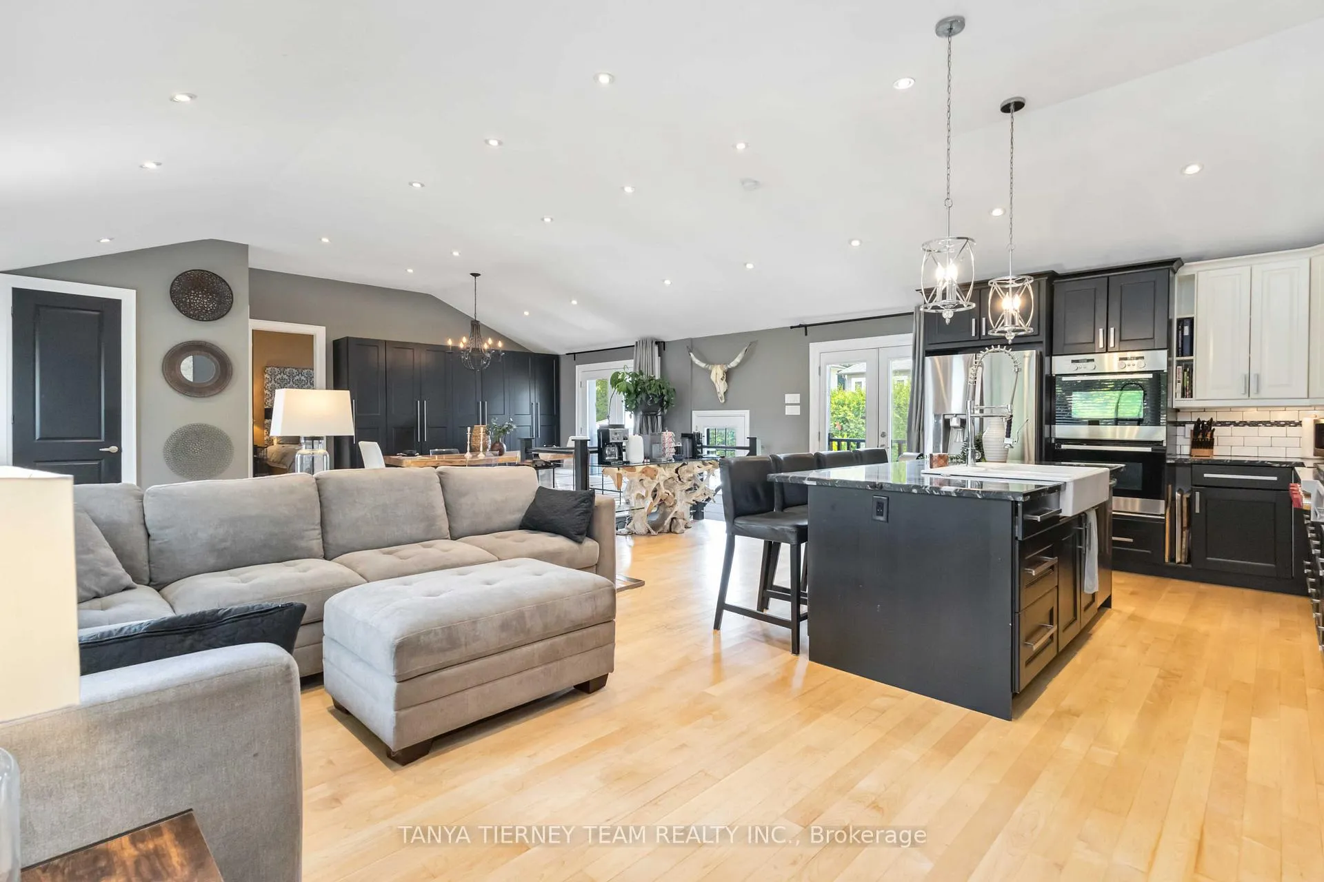 Photo 8 of 54 Montgomery Avenue, Whitby, Brooklin — HOMEH