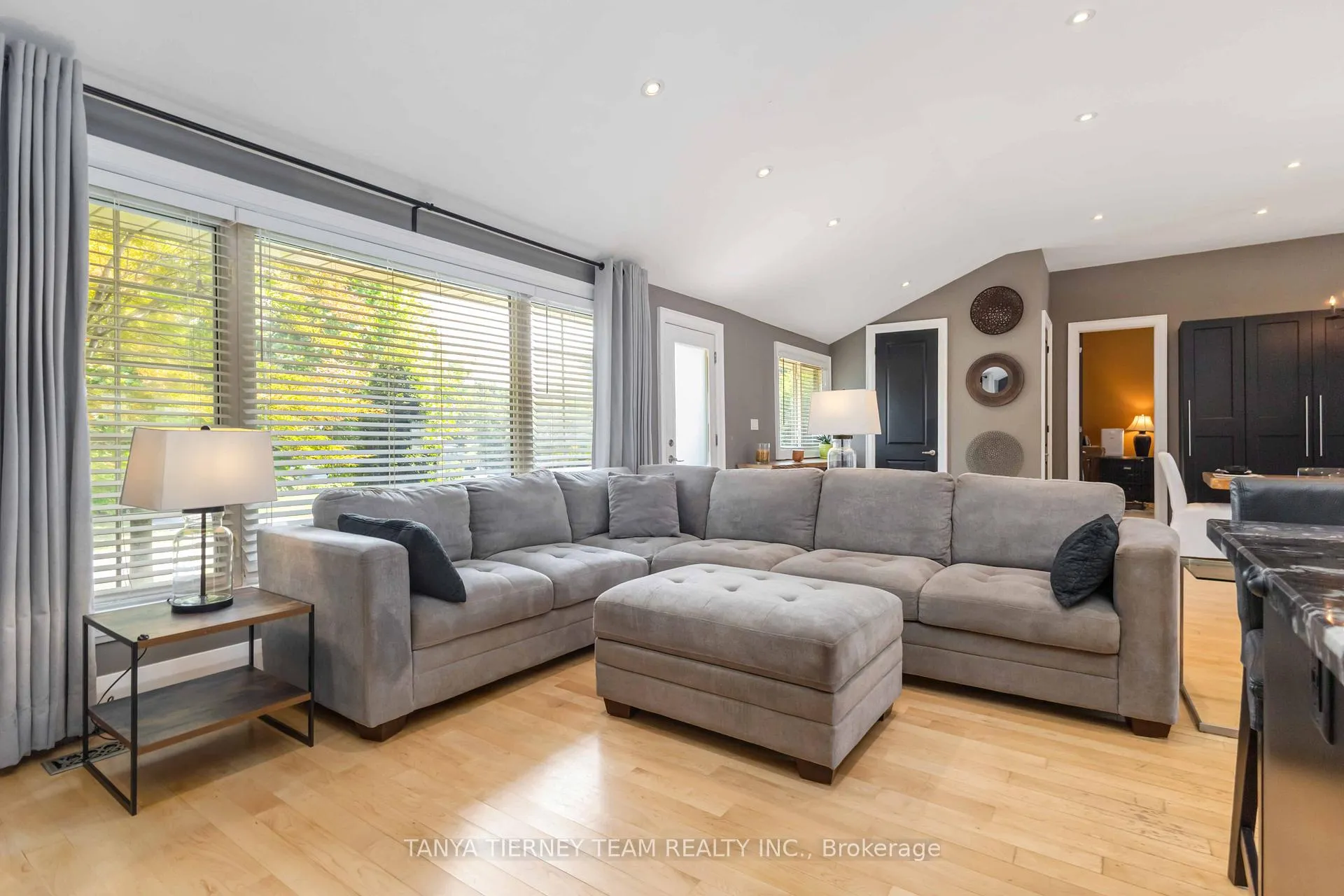 Photo 9 of 54 Montgomery Avenue, Whitby, Brooklin — HOMEH