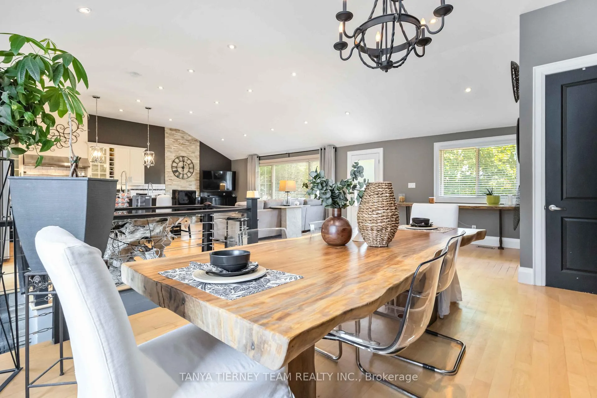 Photo 13 of 54 Montgomery Avenue, Whitby, Brooklin — HOMEH