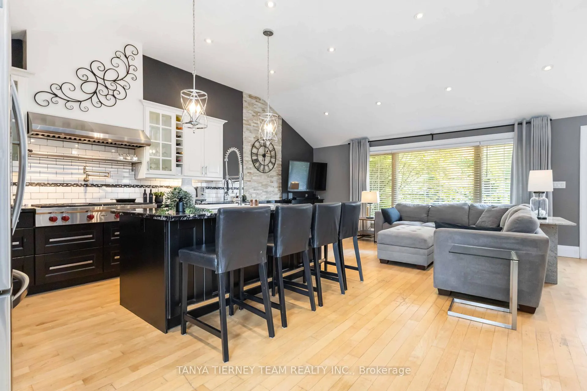 Photo 15 of 54 Montgomery Avenue, Whitby, Brooklin — HOMEH