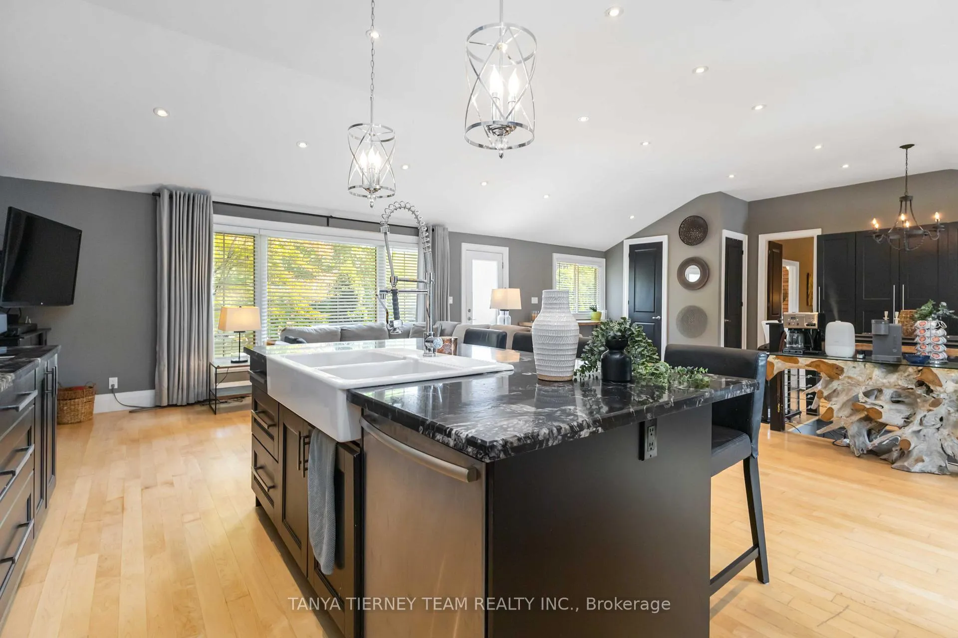Photo 17 of 54 Montgomery Avenue, Whitby, Brooklin — HOMEH