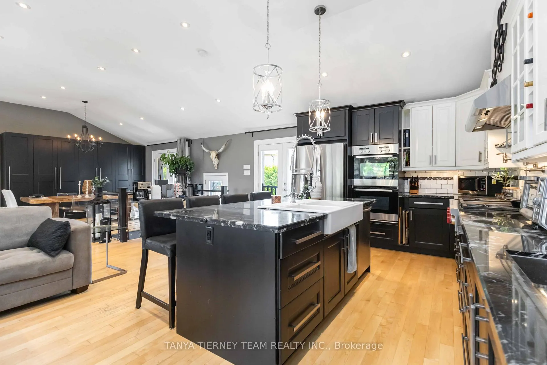 Photo 19 of 54 Montgomery Avenue, Whitby, Brooklin — HOMEH