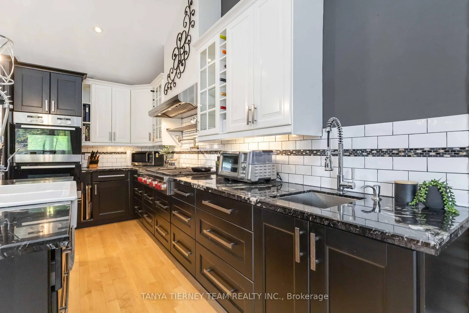 Photo 20 of 54 Montgomery Avenue, Whitby, Brooklin — HOMEH